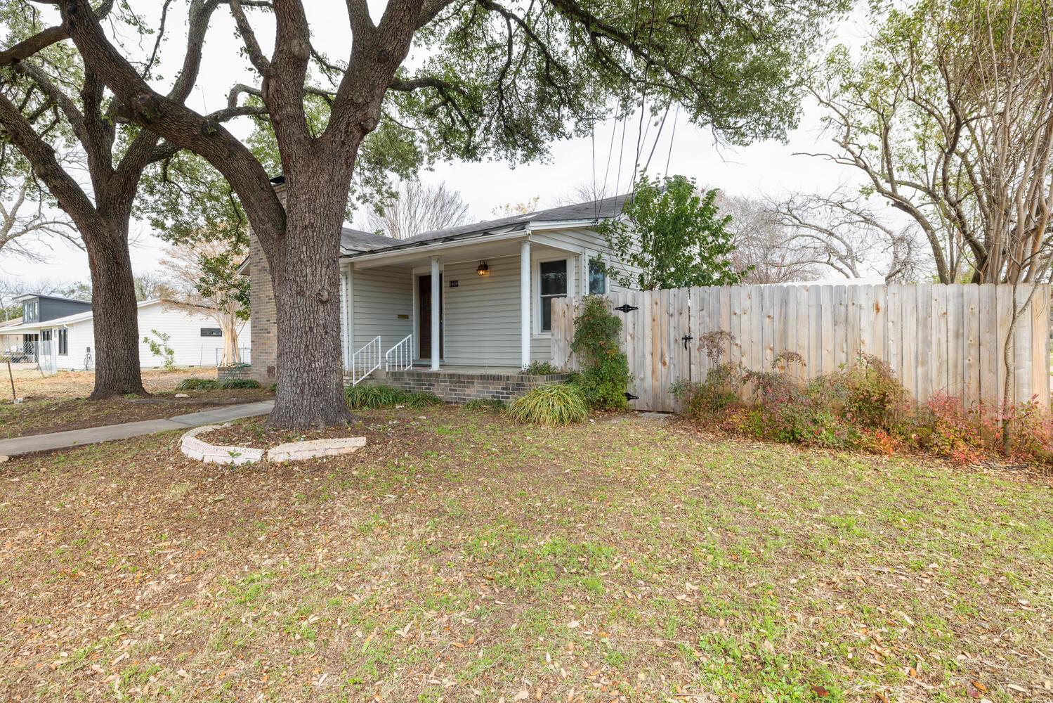 1400 Ruth Ave, Austin, TX 78757 photo 3