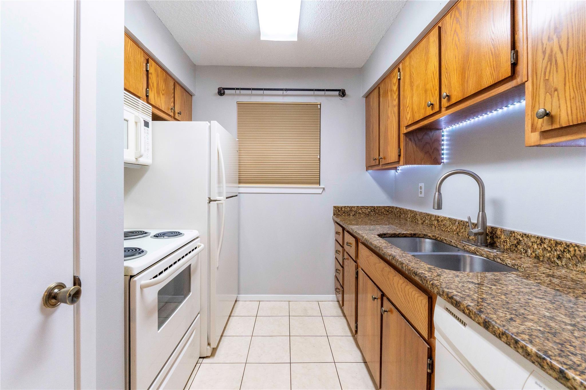 6903 Deatonhill DR #28, Austin, TX 78745 photo 3