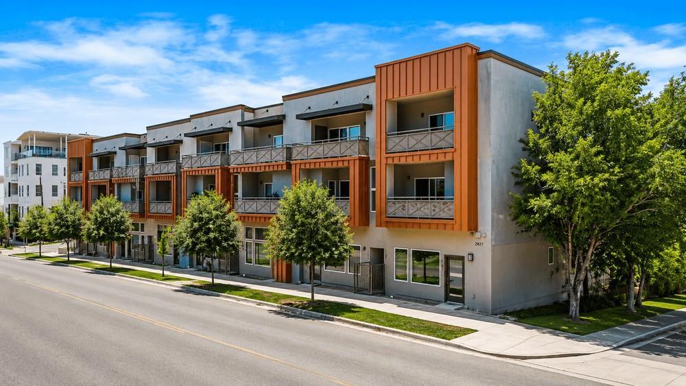 Roseville/Manor Condos Bldg 2