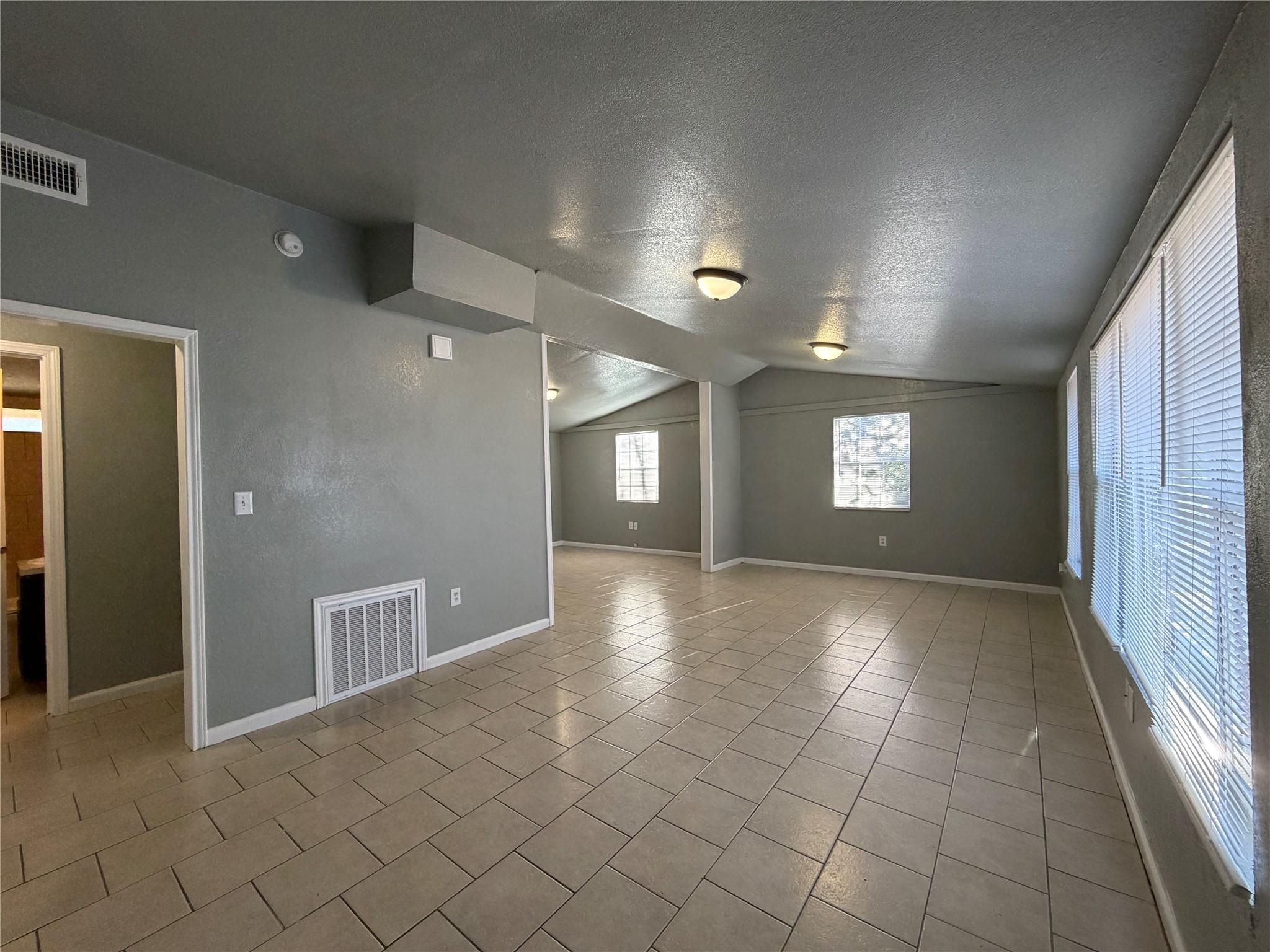 804 Evergreen DR, Killeen, TX 76541 photo 4