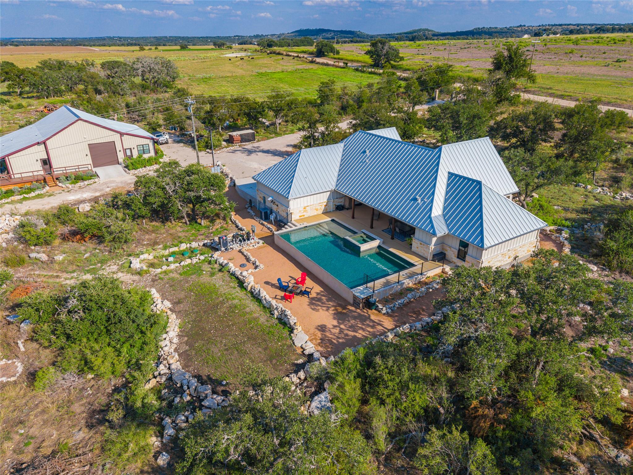 2840 Grape Creek RD, Fredericksburg, TX 78624 photo 2