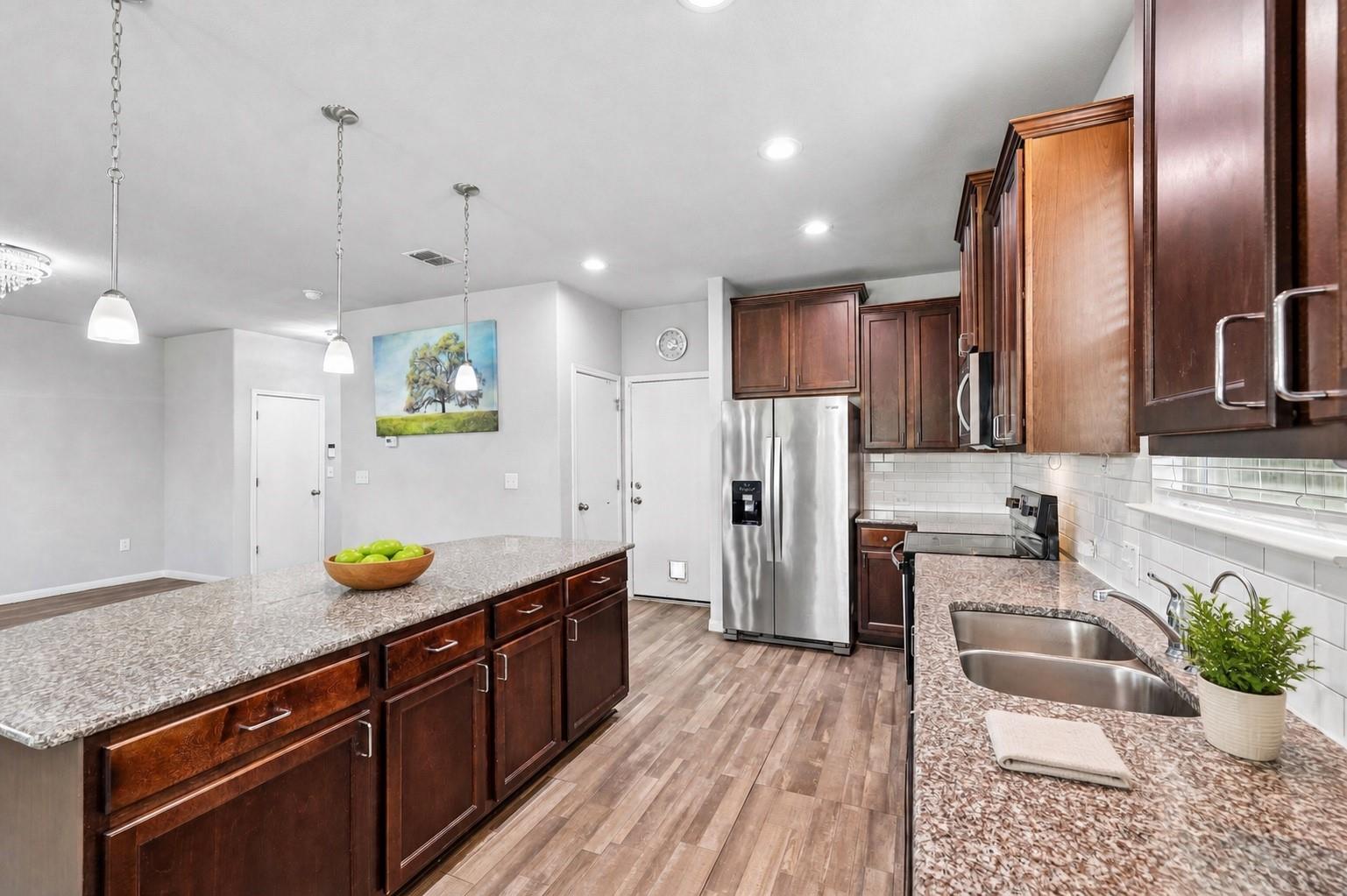 387 Guemal RD, Buda, TX 78610 photo 2