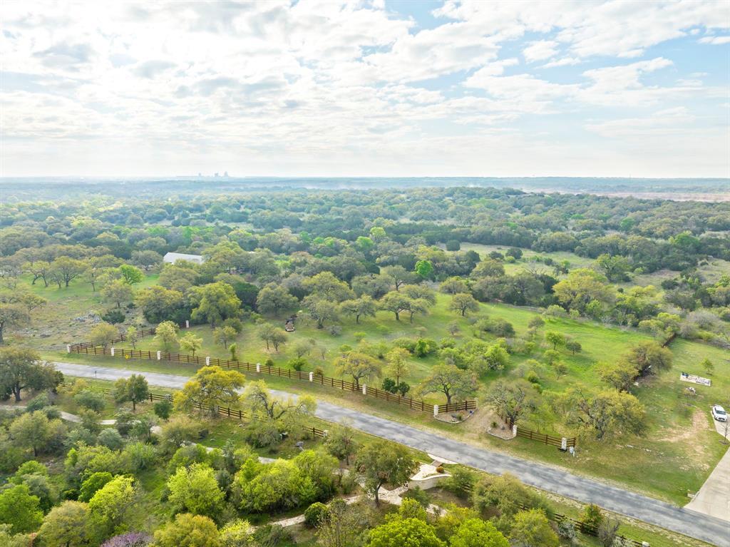 415 Bartlett DR, Buda, TX 78610 photo 5