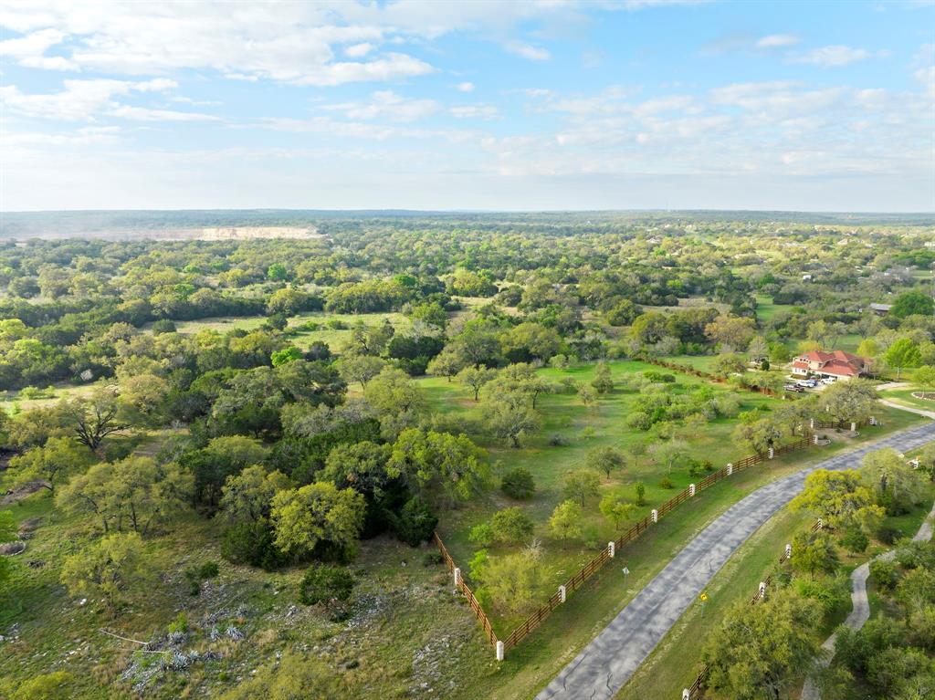 415 Bartlett DR, Buda, TX 78610 photo 4