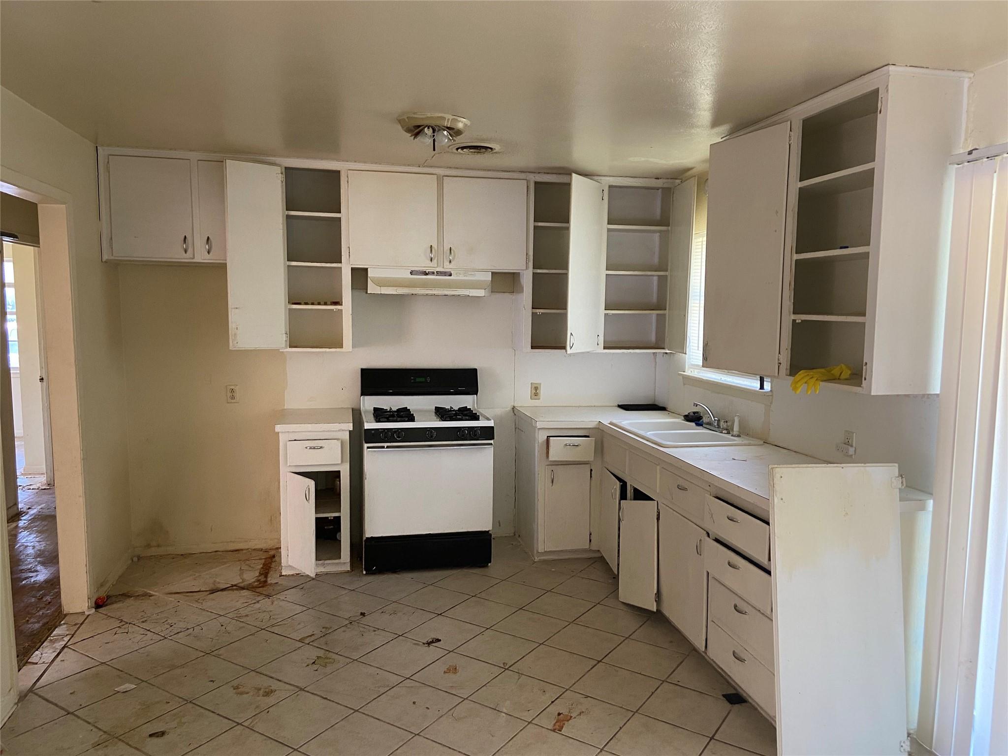 1303 Connell DR, Killeen, TX 76543 photo 4