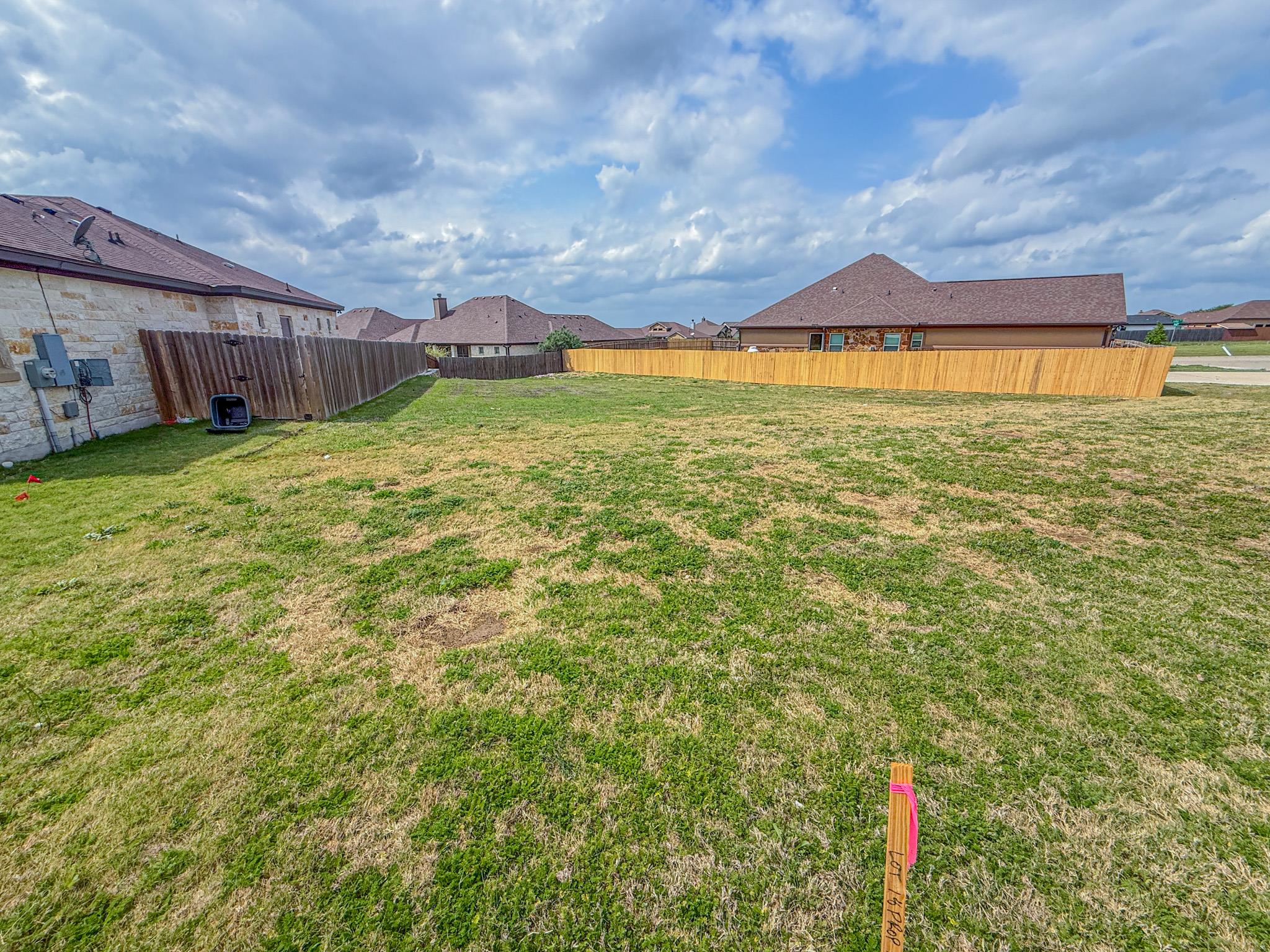 169 Greg LN, Jarrell, TX 76537 photo 4