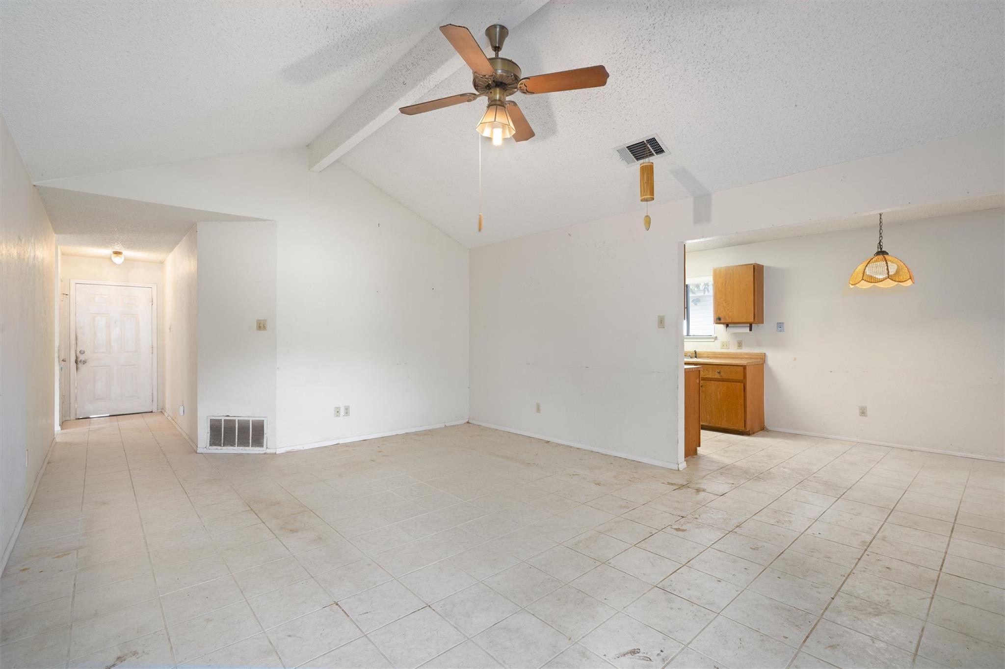 2614 Aylesbury LN, Austin, TX 78745 photo 2