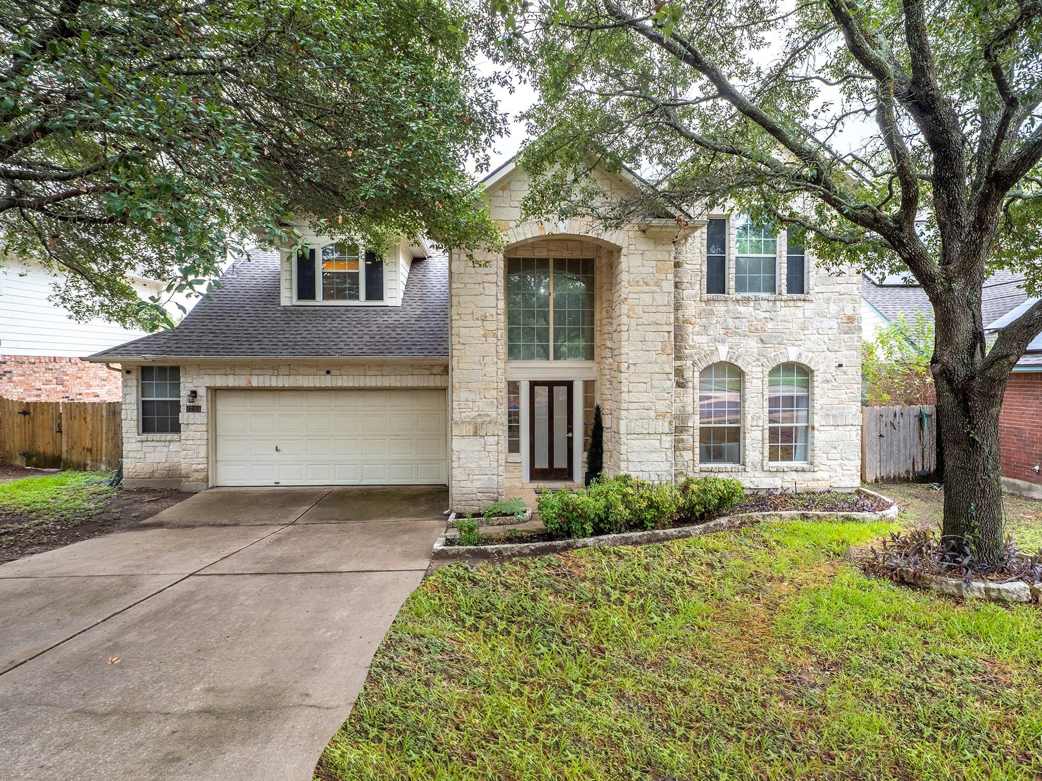1733 Chasewood DR, Austin, TX 78727 photo 2