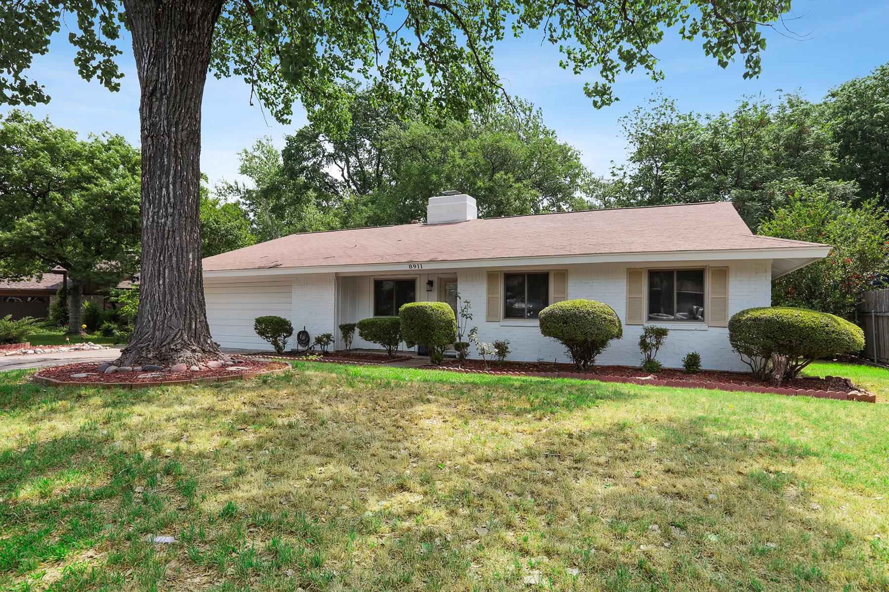 8911 Pointer LN, Austin, TX 78758 photo 2