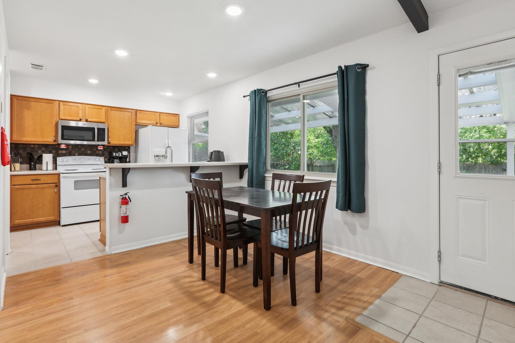 8911 Pointer LN, Austin, TX 78758 photo 4