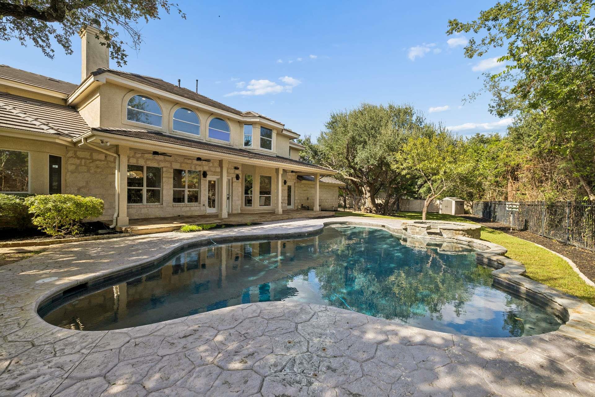 4 Mayleaf CV, The Hills, TX 78738 photo 3