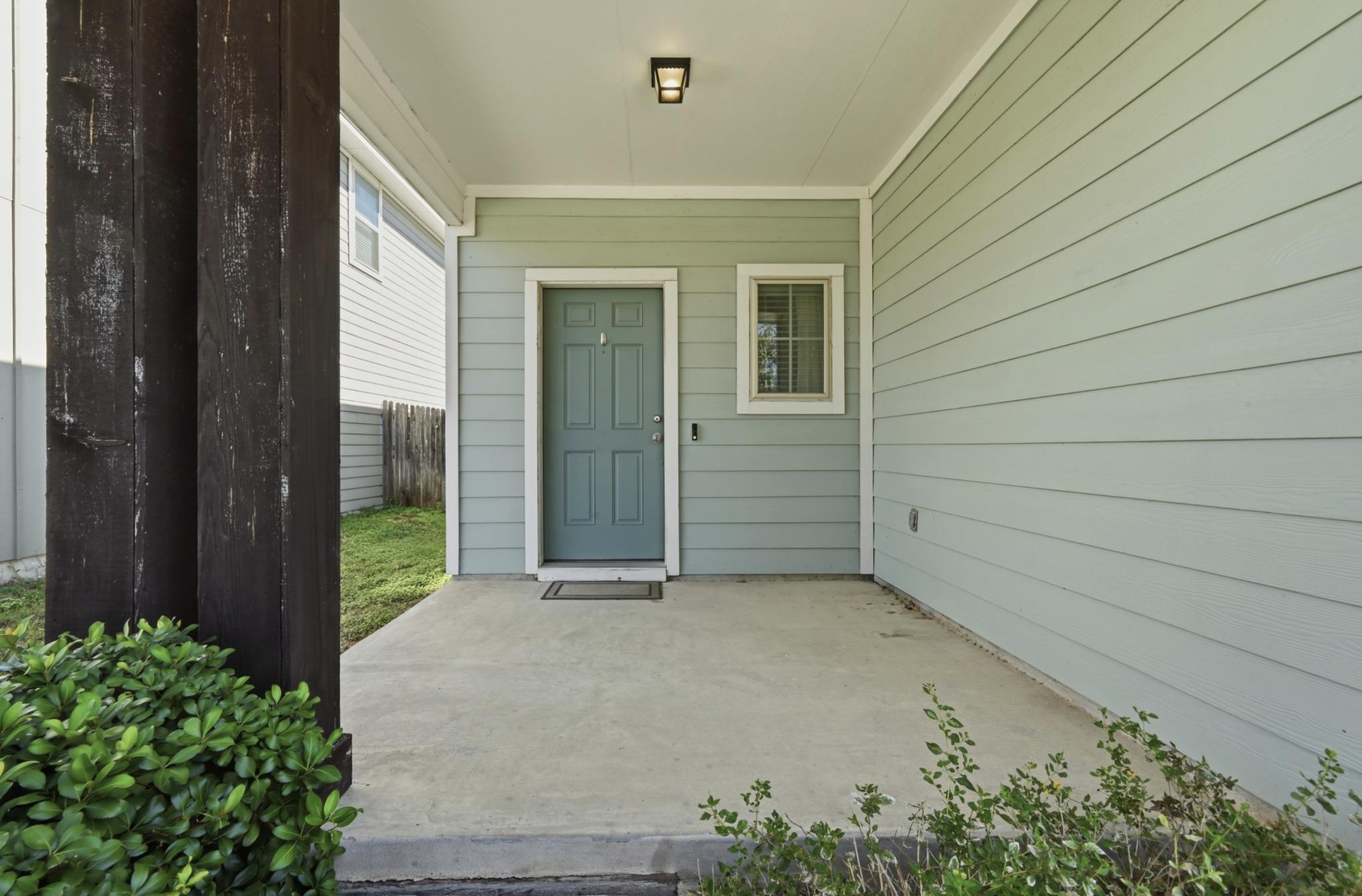528 Twisted Oaks LN, Buda, TX 78610 photo 5
