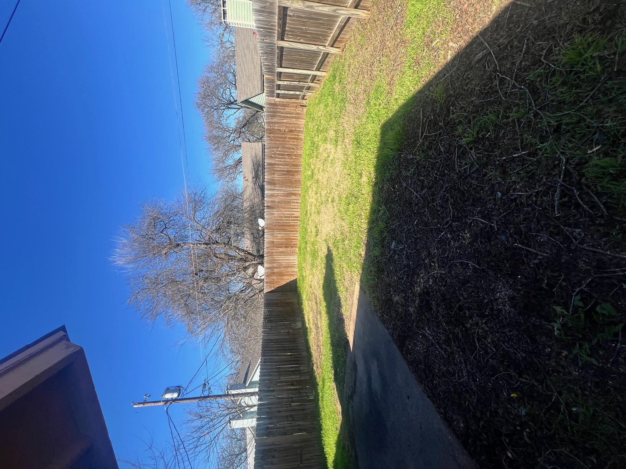 418 Linden ST #B, Bastrop, TX 78602 photo 2