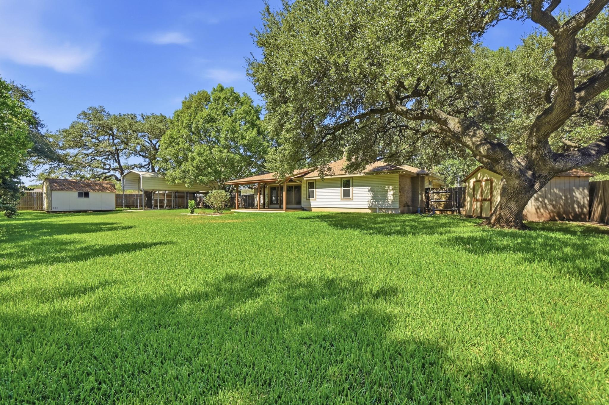 810 Pine Siskin DR, Buda, TX 78610 photo 3