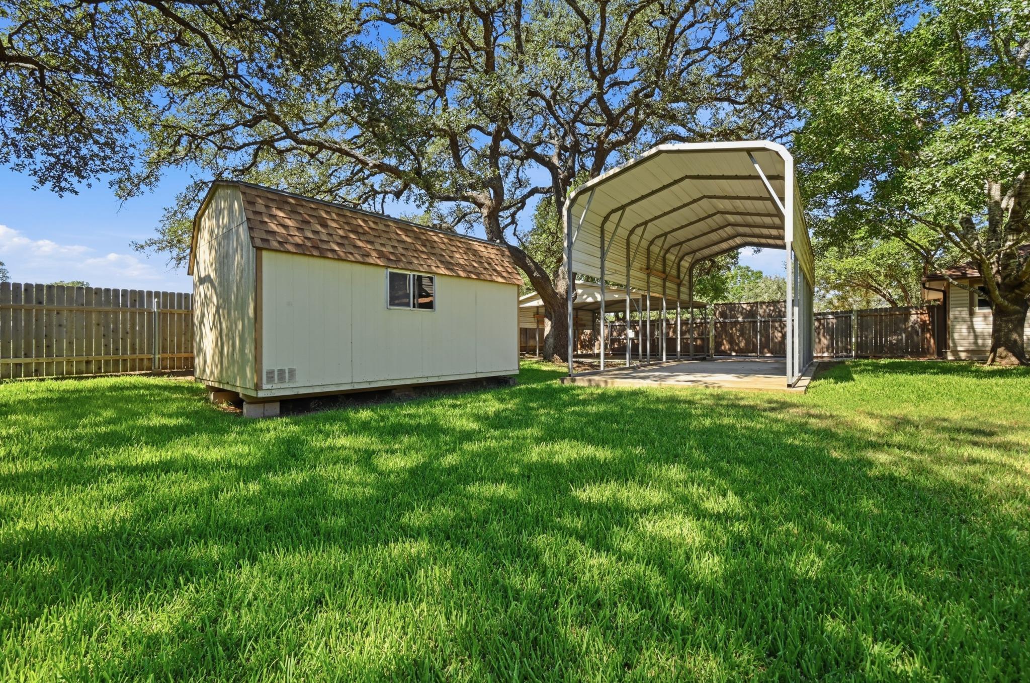 810 Pine Siskin DR, Buda, TX 78610 photo 5
