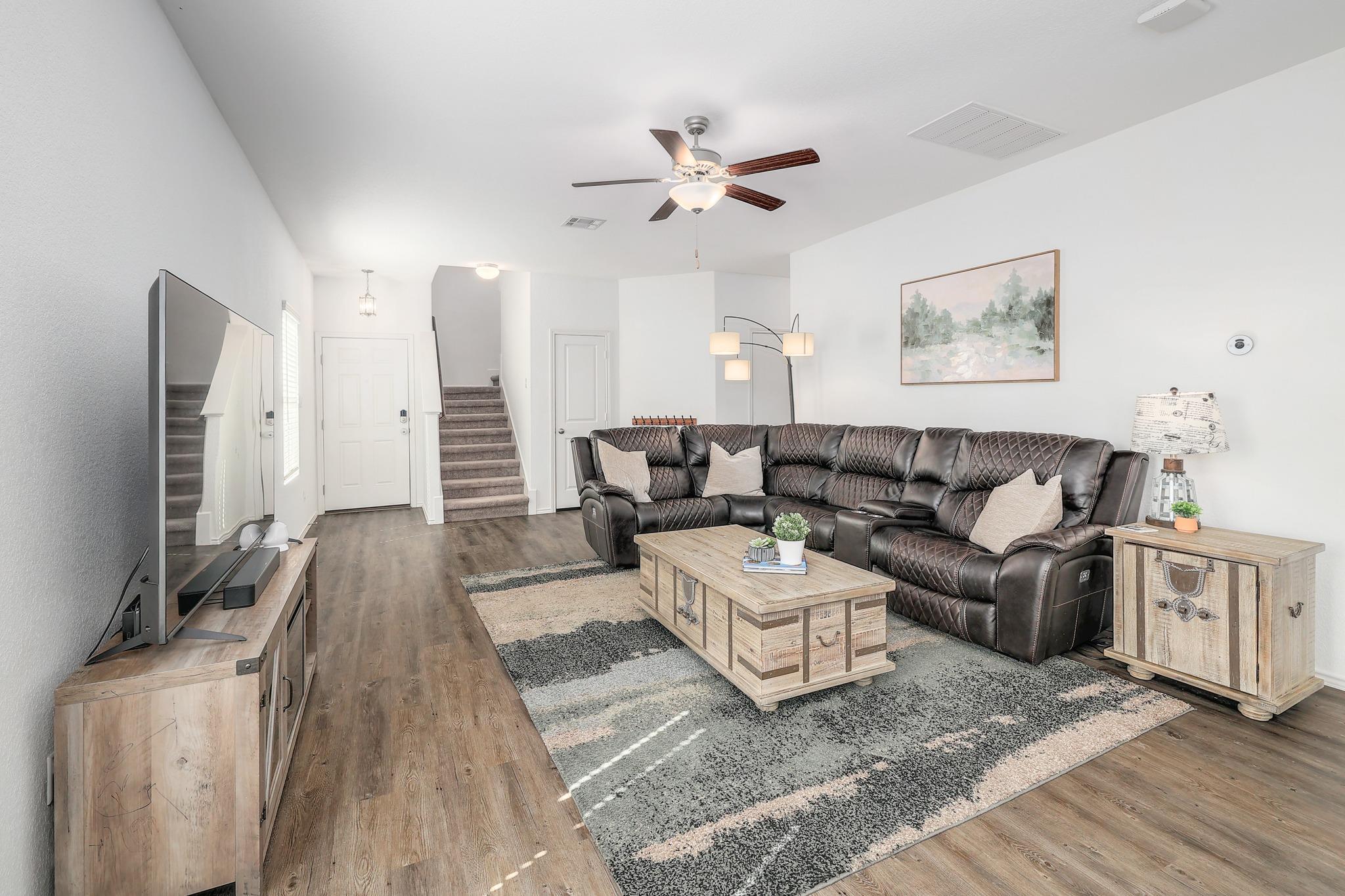 735 Circle WAY, Jarrell, TX 76537 photo 3