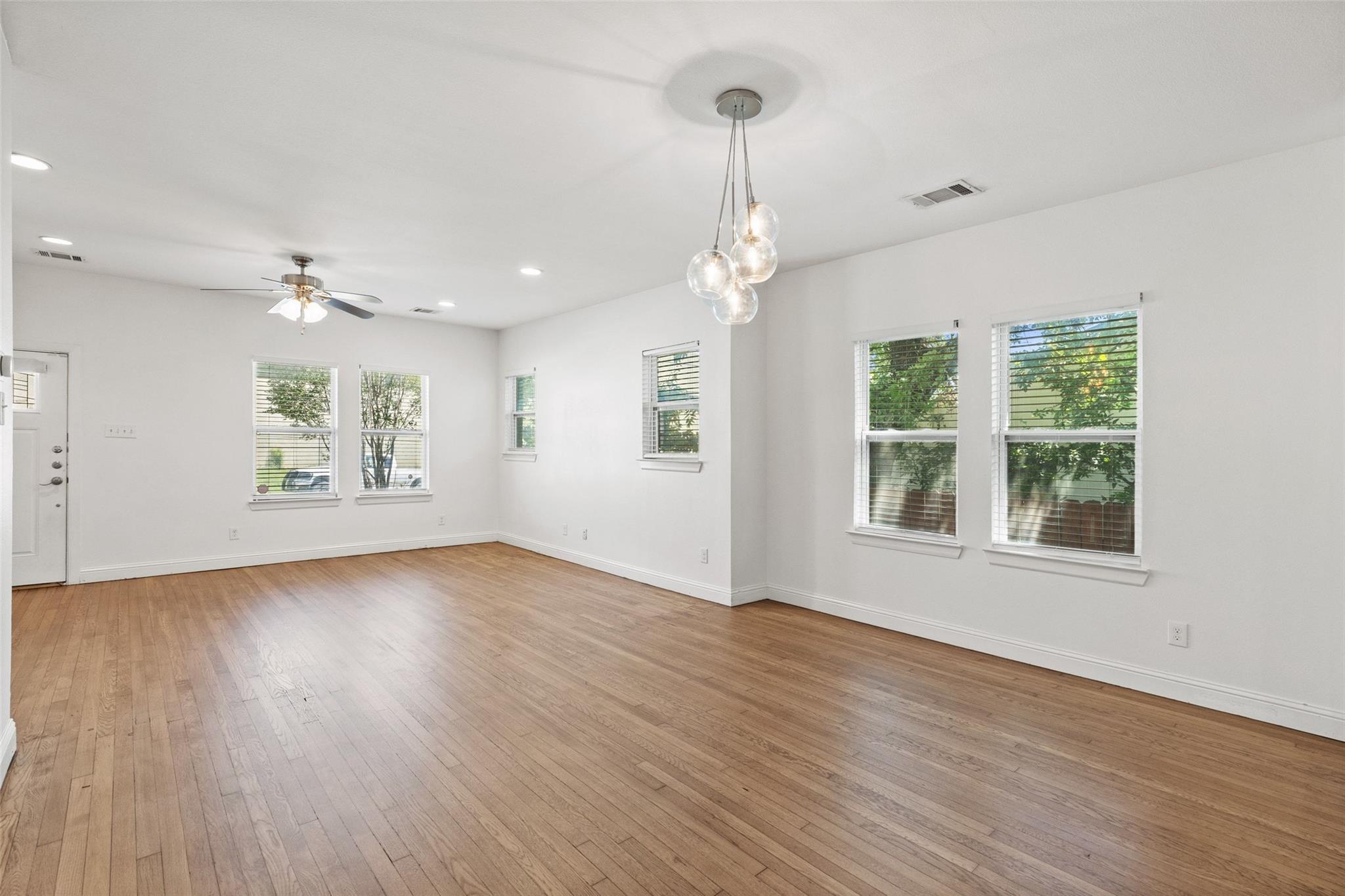 3203 18th ST, Austin, TX 78721 photo 3