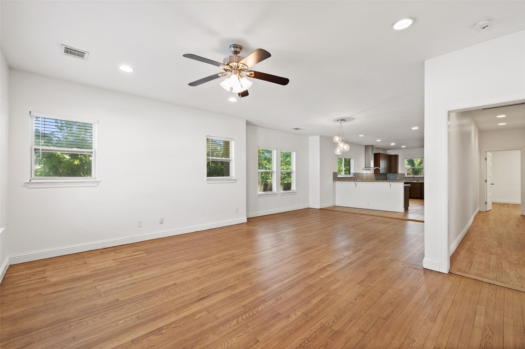 3203 18th ST, Austin, TX 78721 photo 5