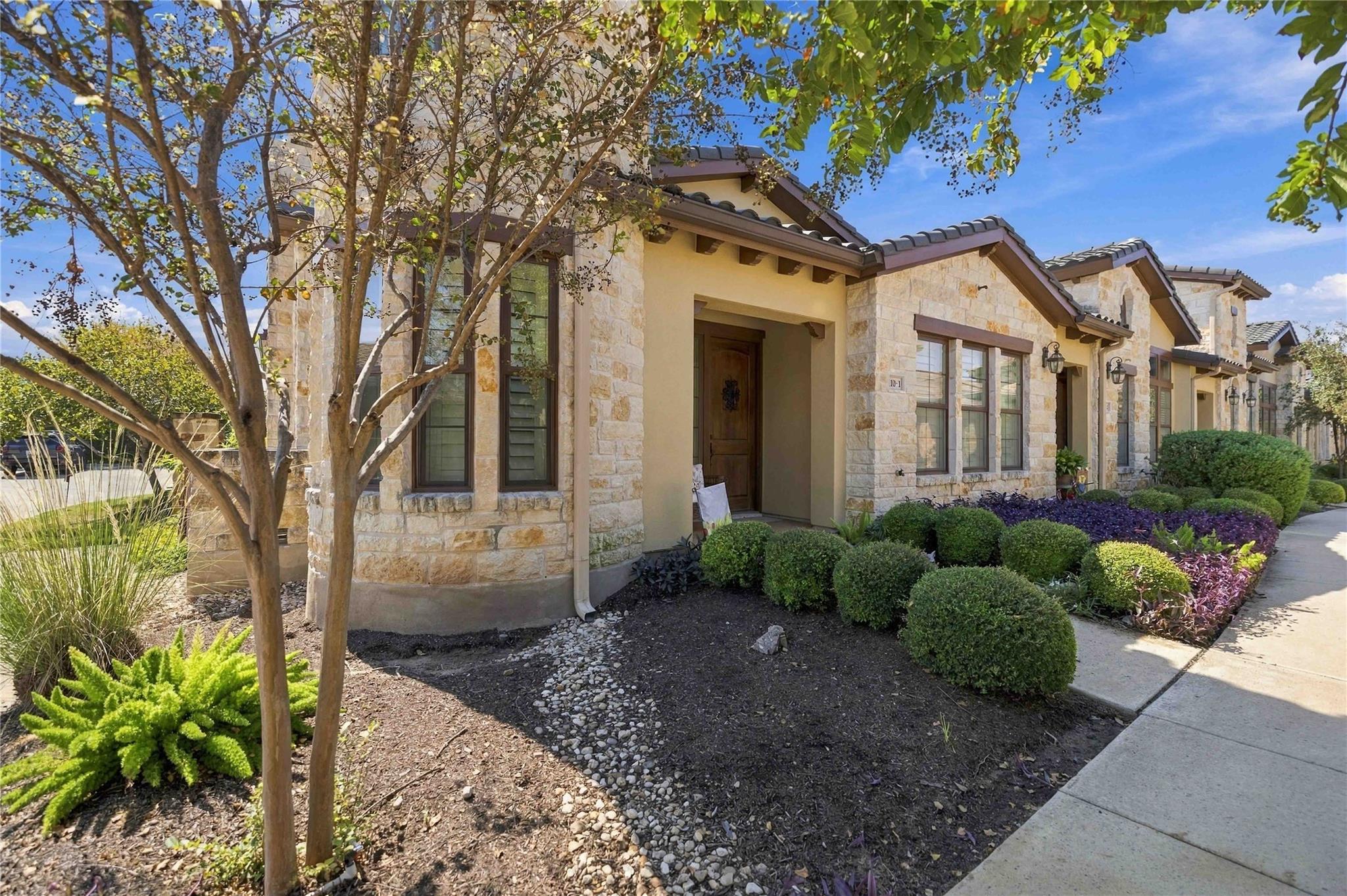 110 Lucia CIR #1, Lakeway, TX 78734 photo 2