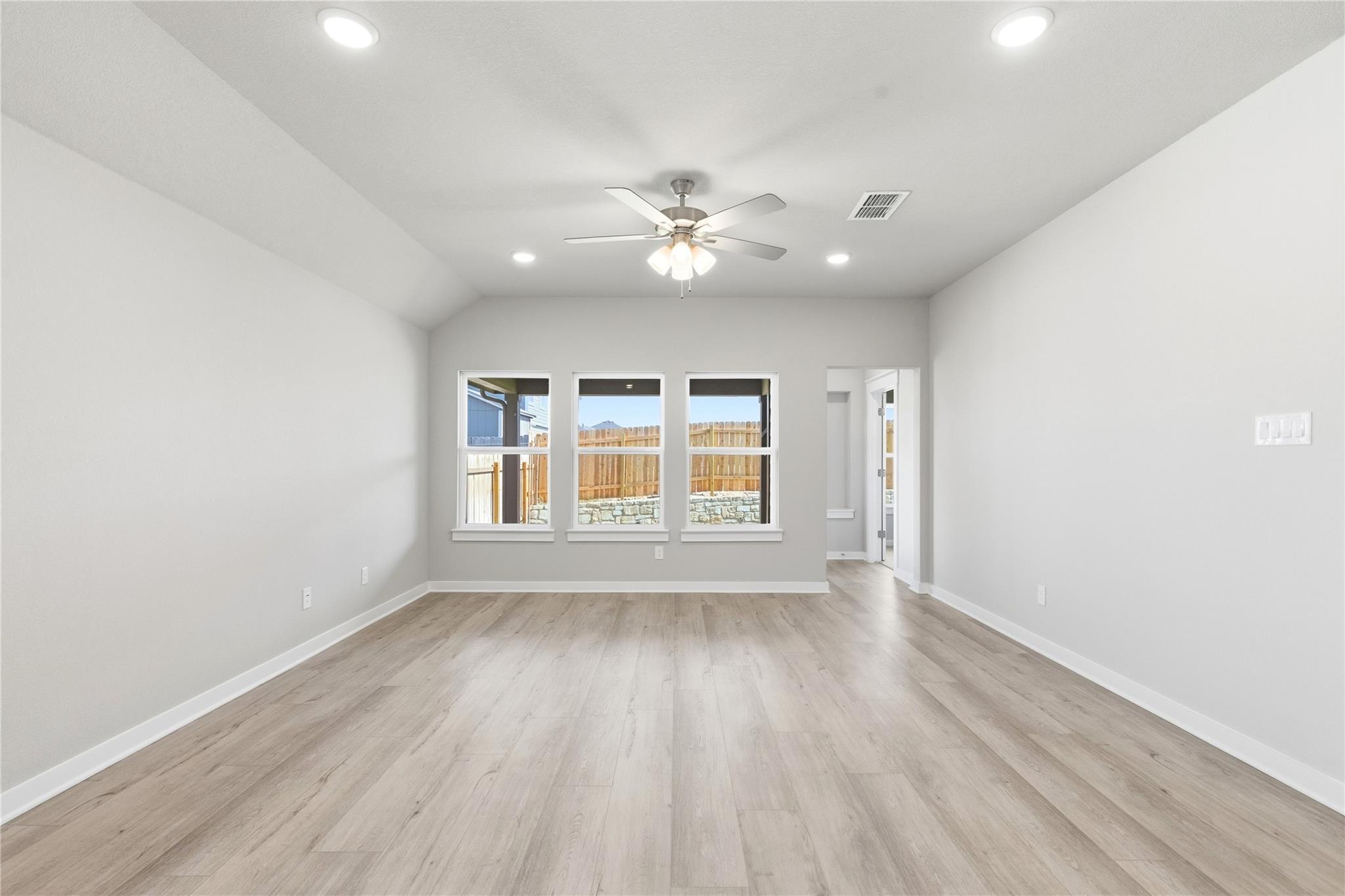 204 Hazy View RD, San Marcos, TX 78666 photo 3