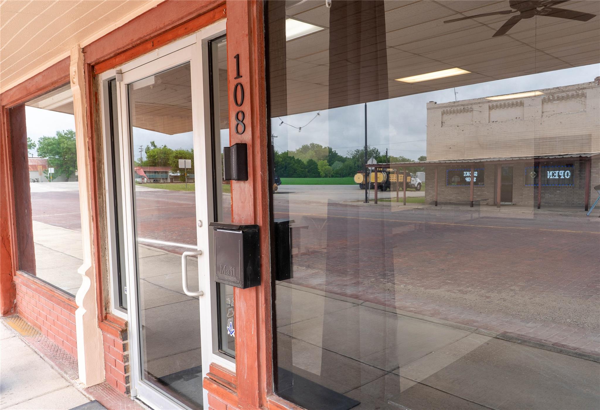 108 Clark ST, Bartlett, TX 76511 photo 3