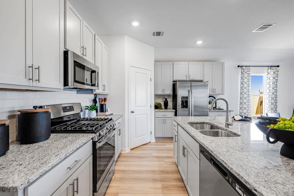 1300 Crumpton DR, Pflugerville, TX 78660 photo 5