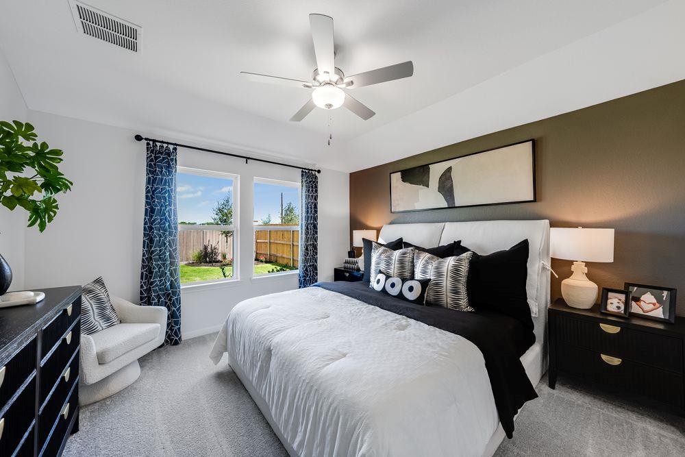 1300 Crumpton DR, Pflugerville, TX 78660 photo 4