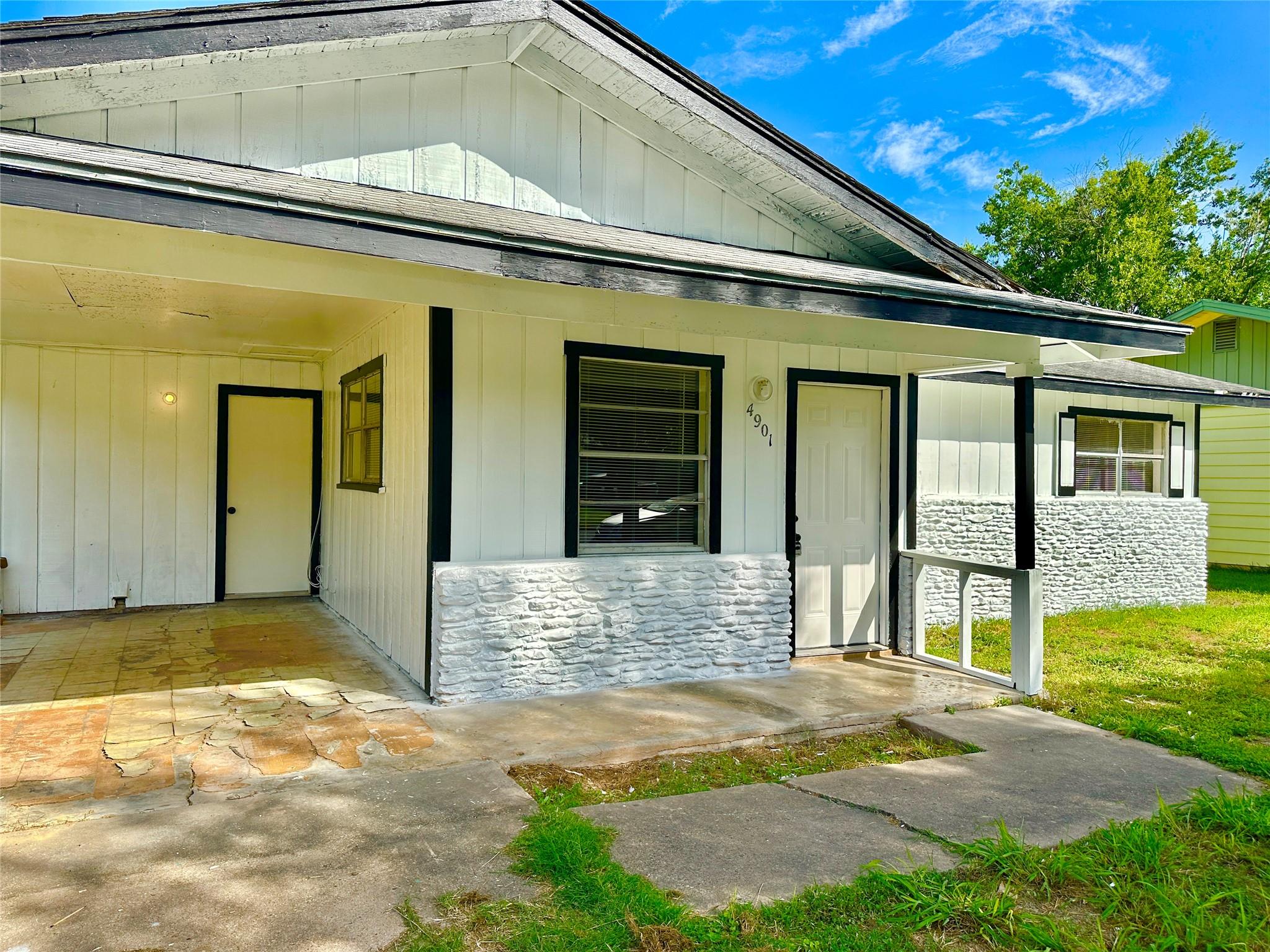 4901 York Hill DR, Austin, TX 78723 photo 2