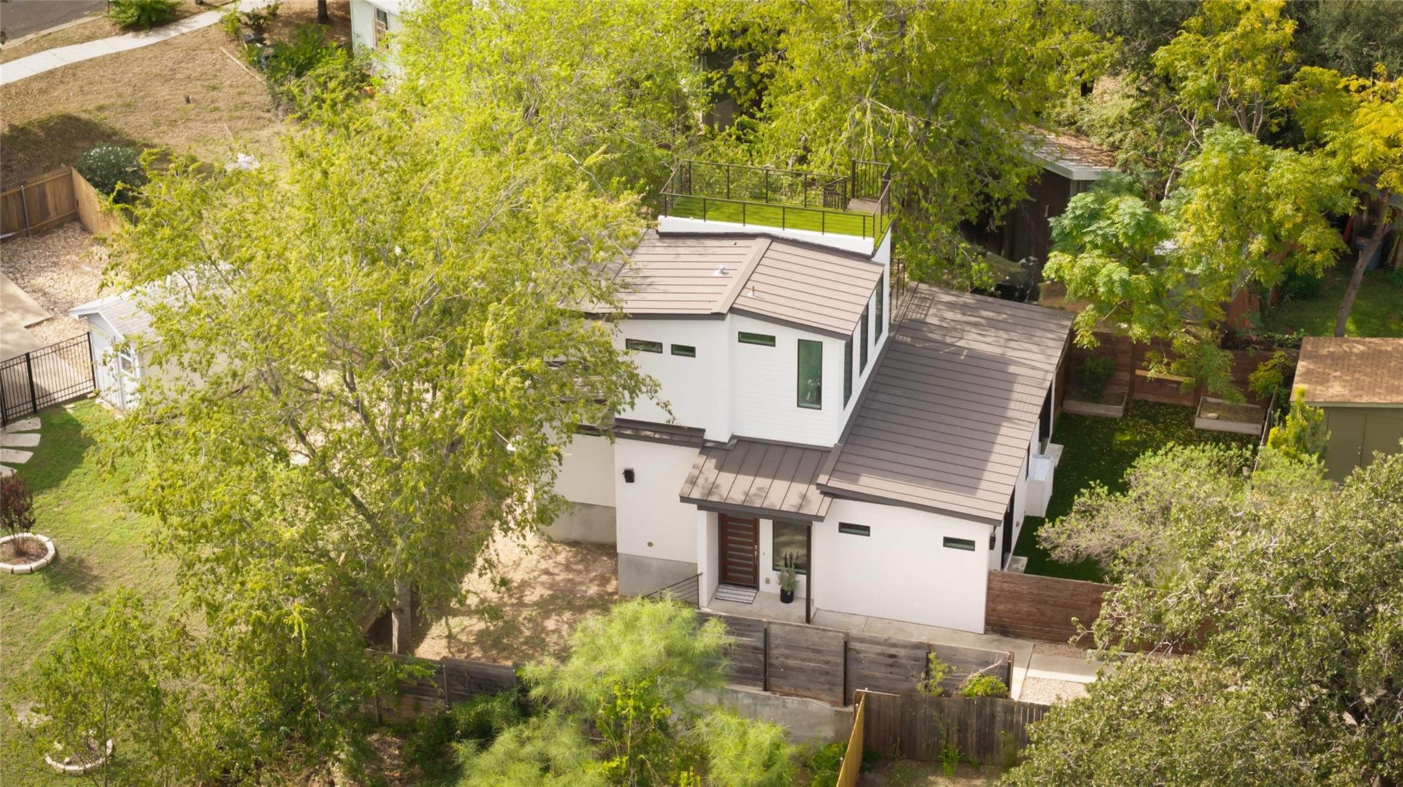 2011 Peoples Condo Garde