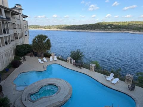 Island On Lake Travis Condomin