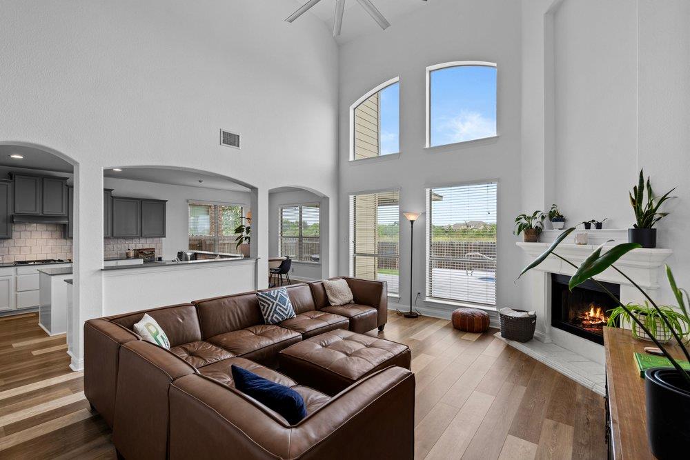 580 Clear Springs HOLW, Buda, TX 78610 photo 5