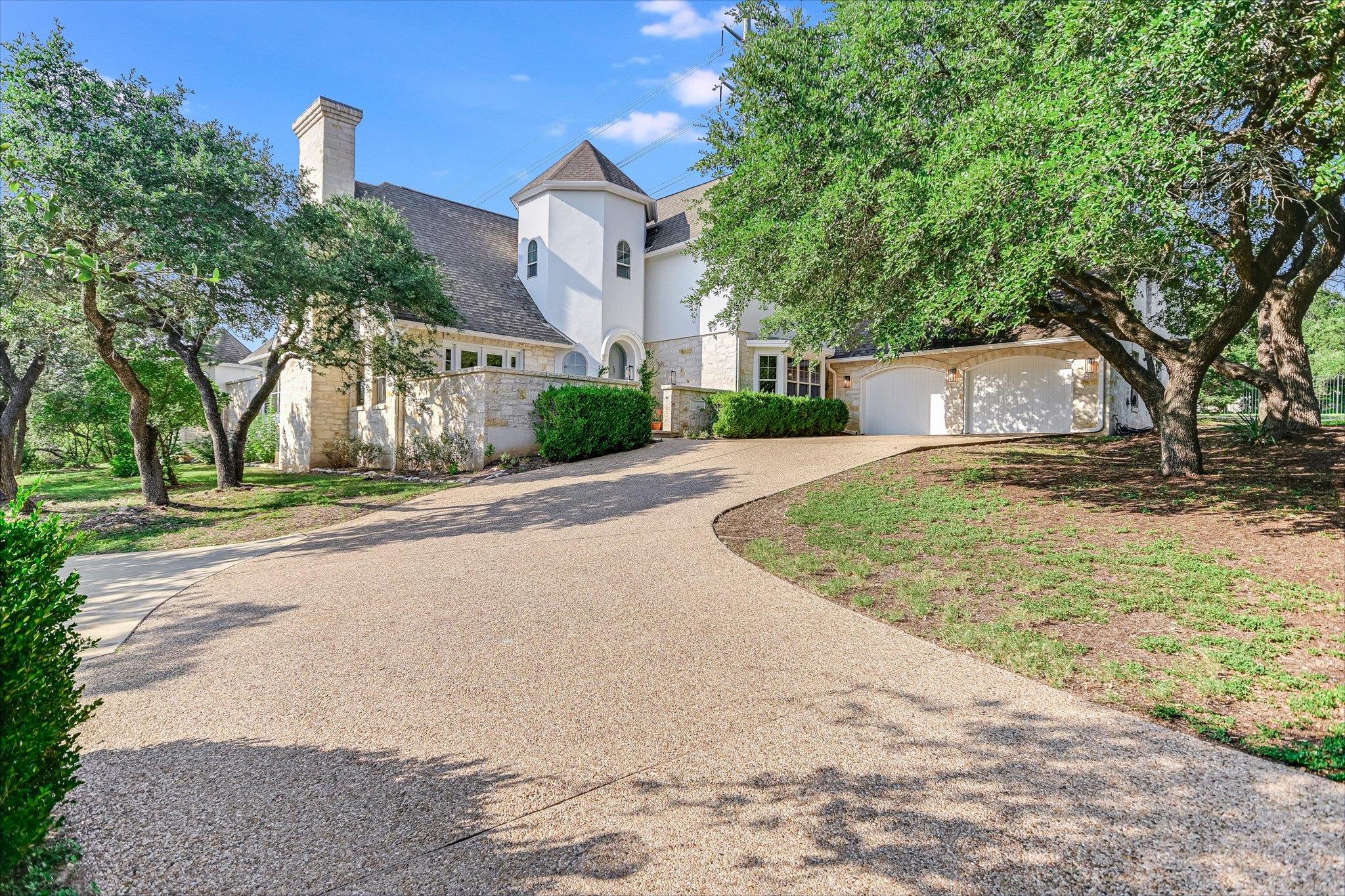 700 Furlong DR, Austin, TX 78746 photo 2