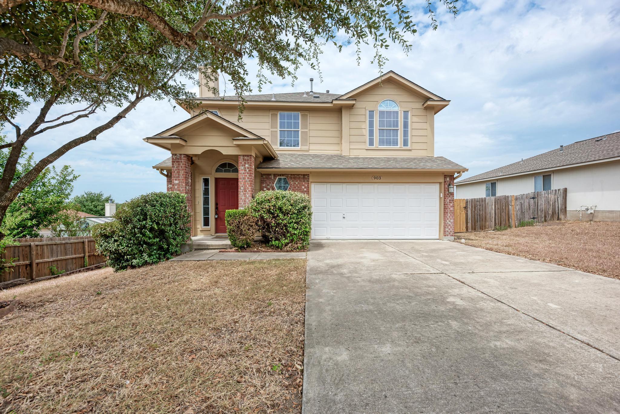 903 Estate DR, Hutto, TX 78634 photo 2