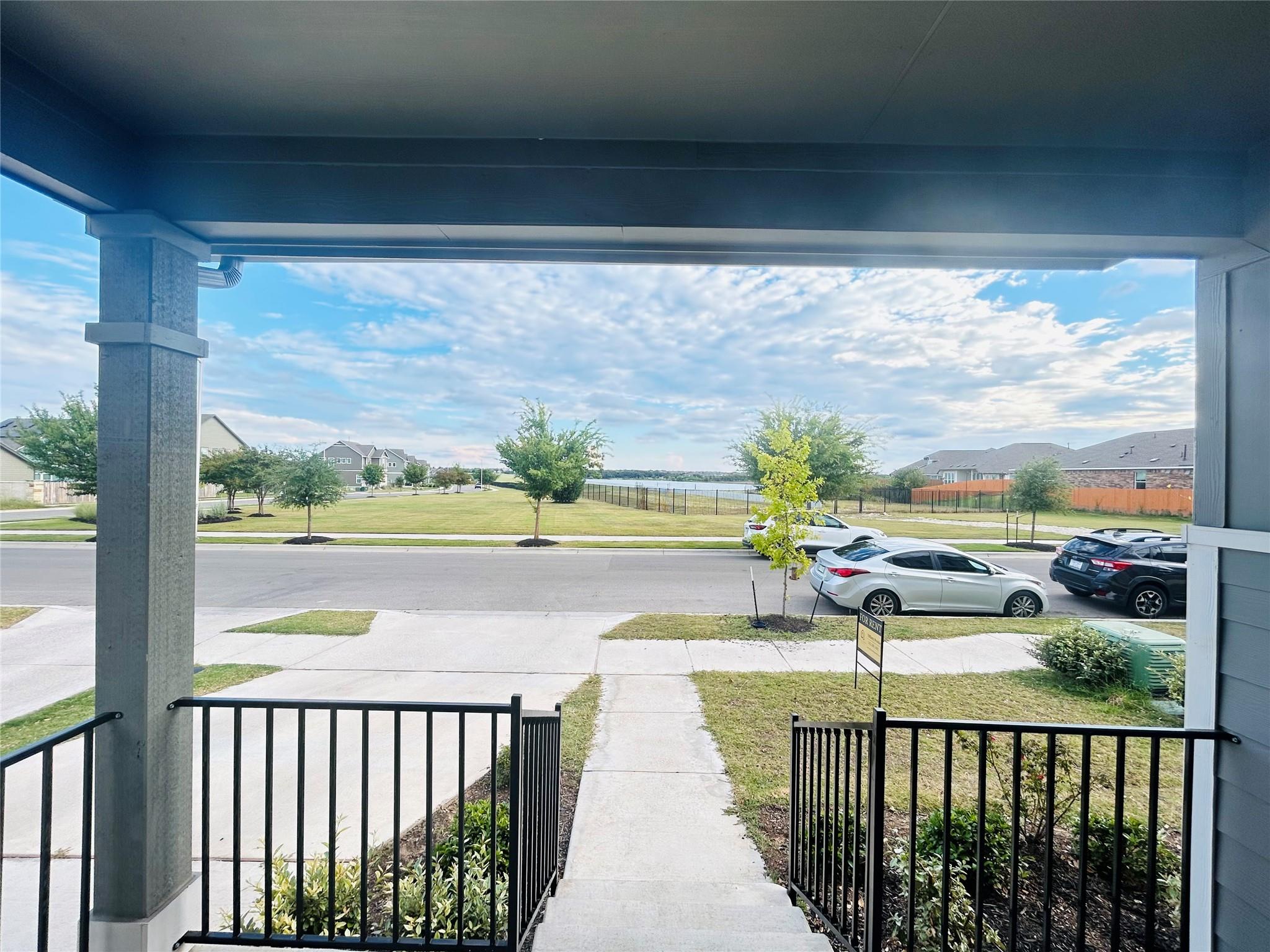 1521 Cobblecrest LN, Leander, TX 78641 photo 2