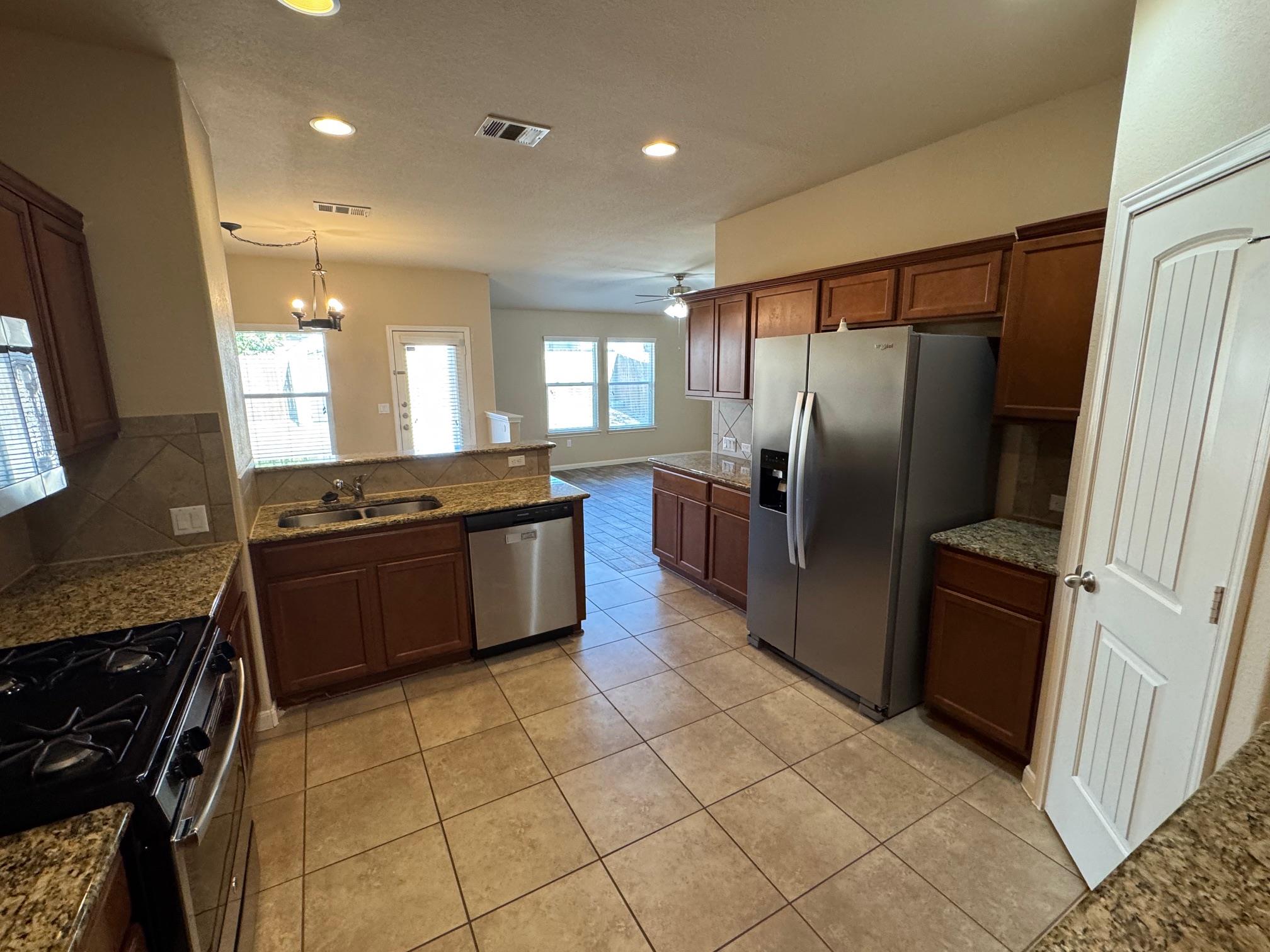 424 Langely, Kyle, TX 78640 photo 3