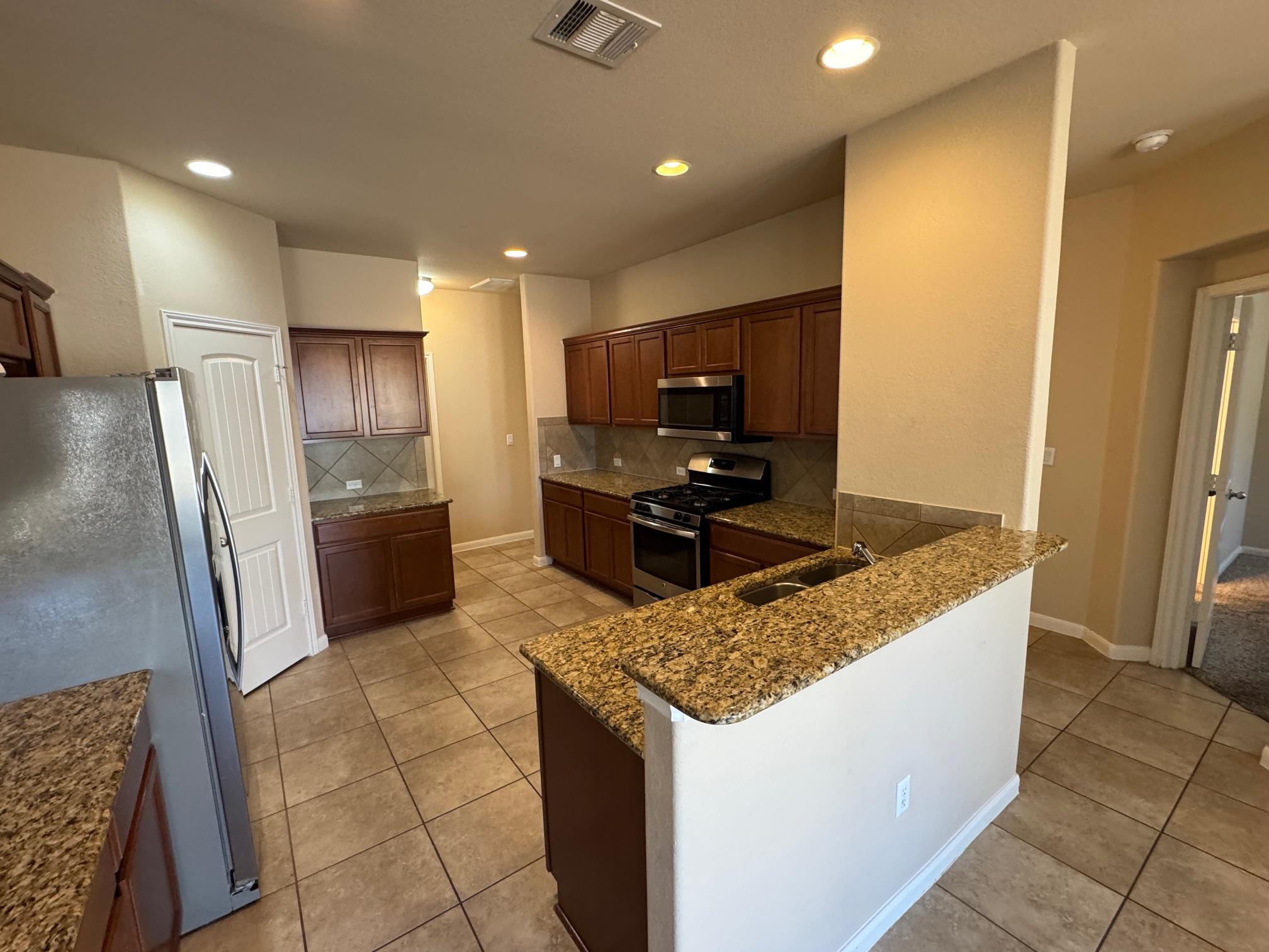 424 Langely, Kyle, TX 78640 photo 5