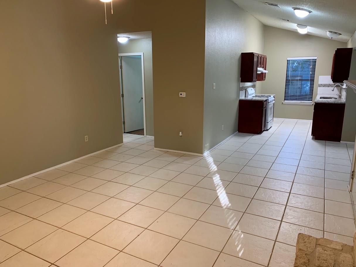 4419 Silverstone DR, Austin, TX 78744 photo 5