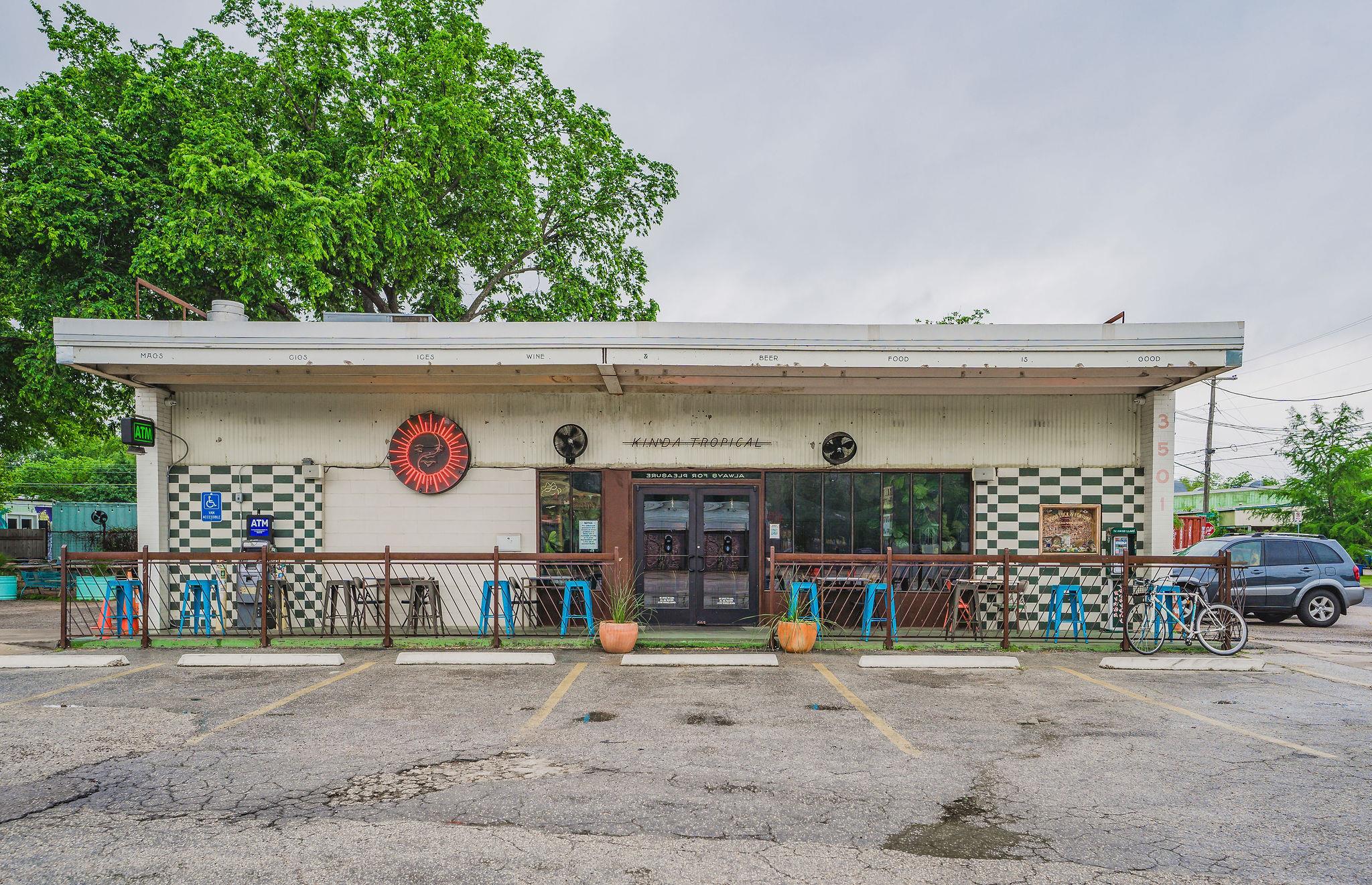 3501 7th ST, Austin, TX 78702 photo 2