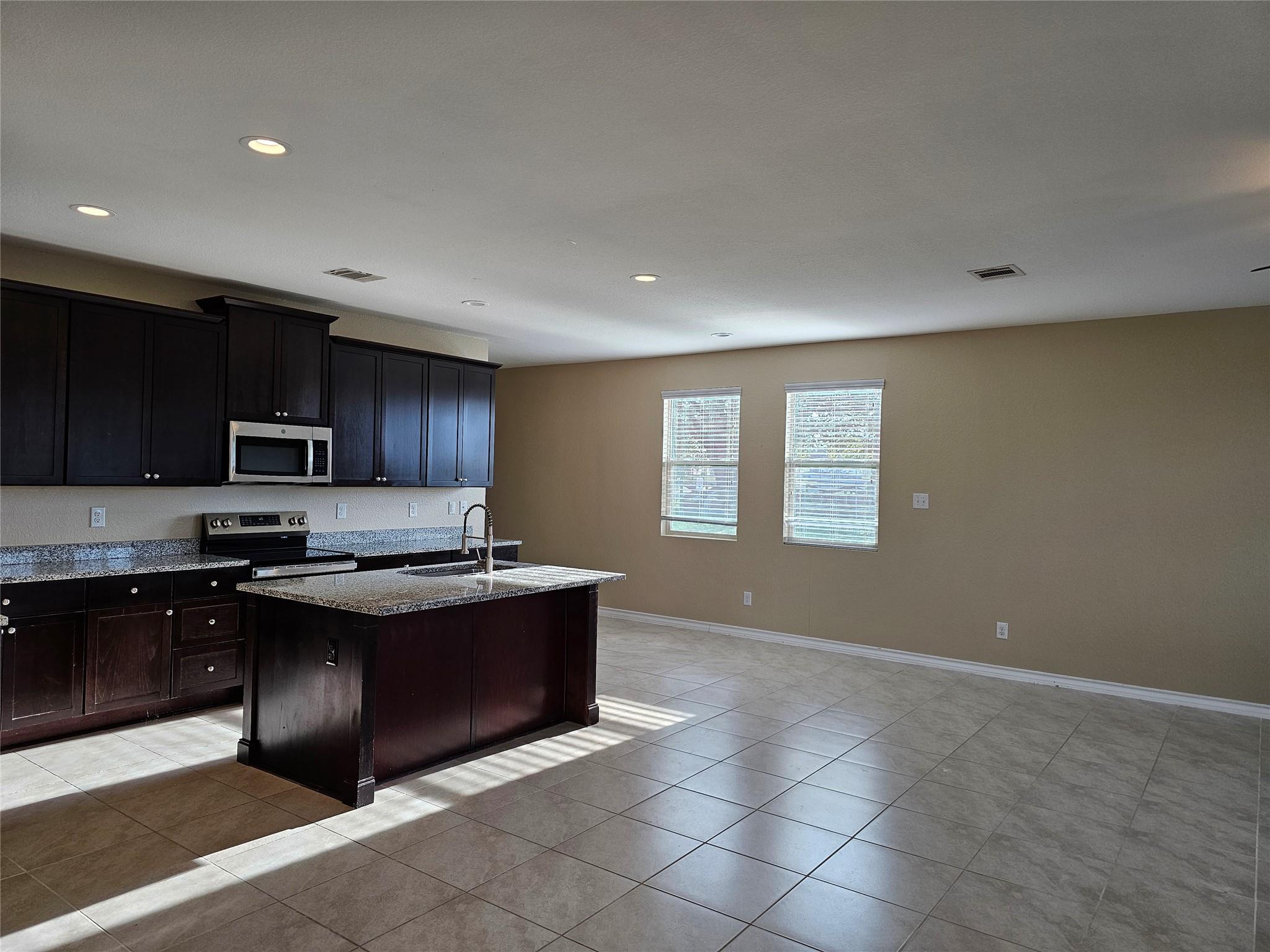 231 Drystone TRL, Liberty Hill, TX 78642 photo 2