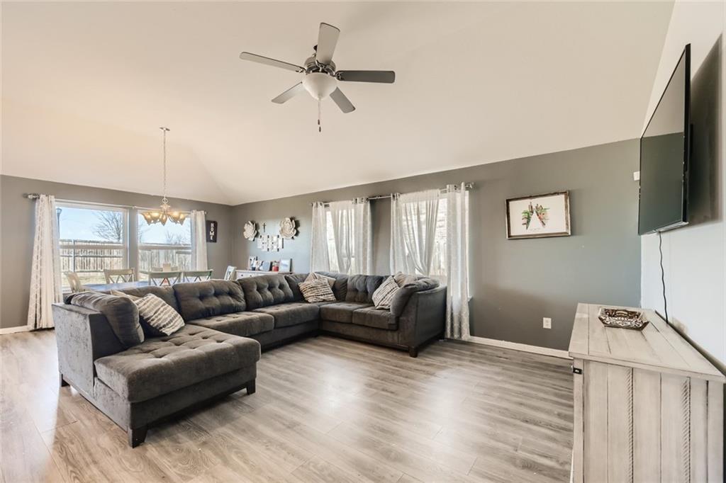 349 Tailwind DR, Kyle, TX 78640 photo 4