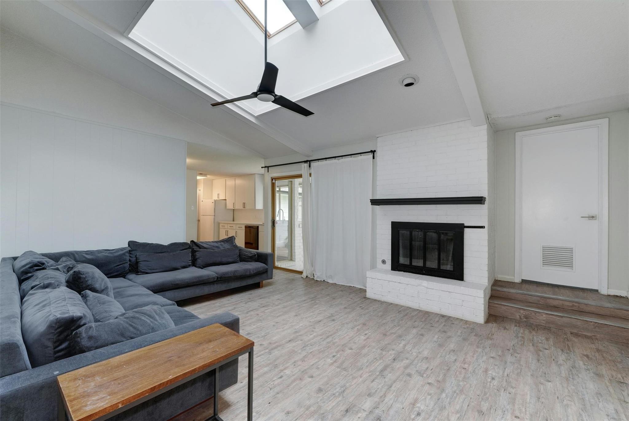 8001 Ceberry DR, Austin, TX 78759 photo 3
