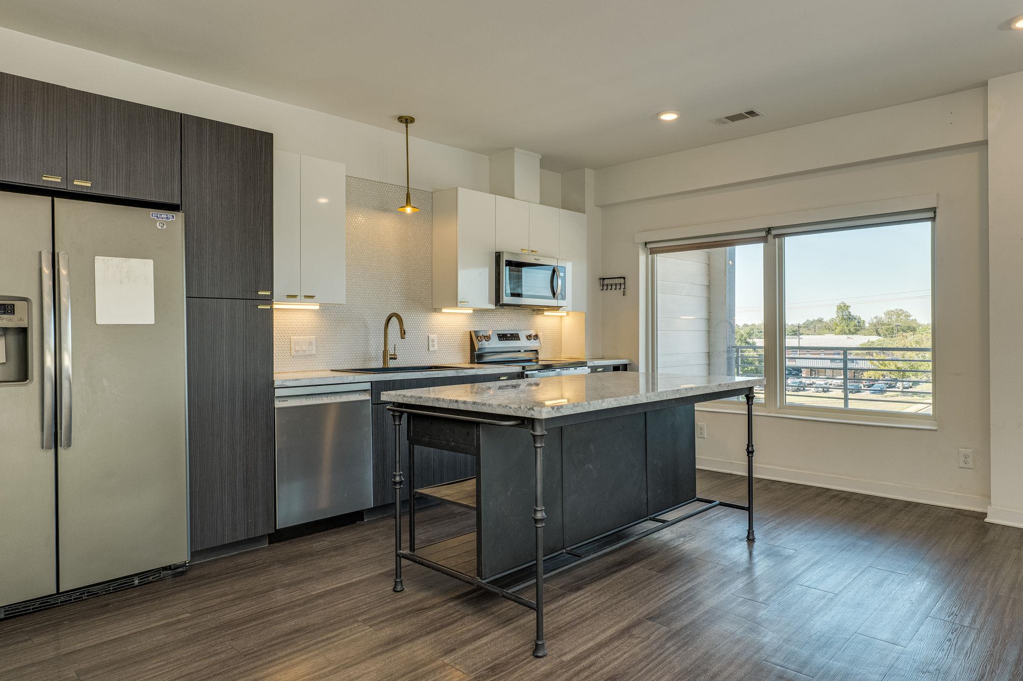 4361 Congress Ave #401, Austin, TX 78745 photo 2