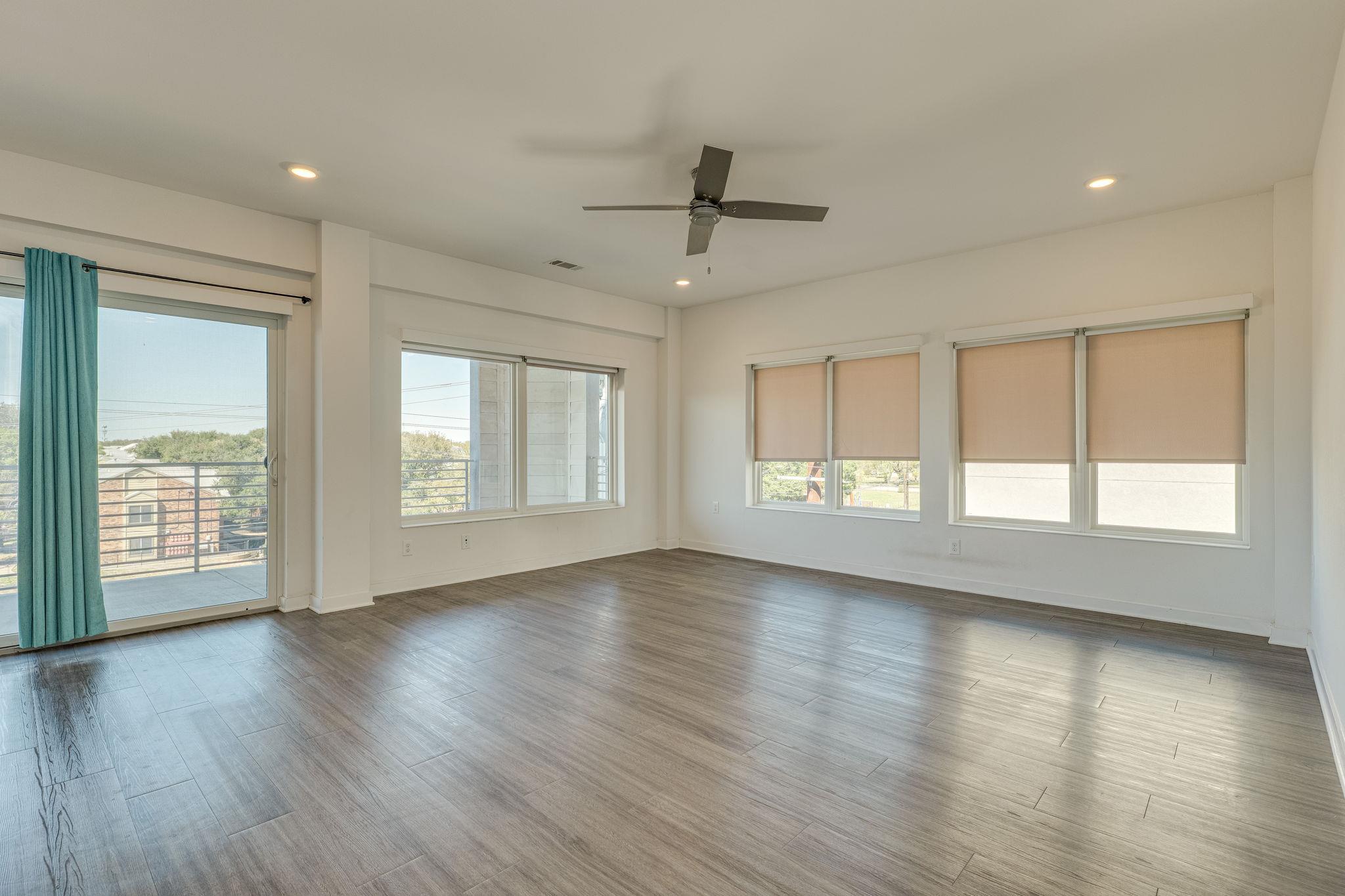 4361 Congress Ave #401, Austin, TX 78745 photo 4