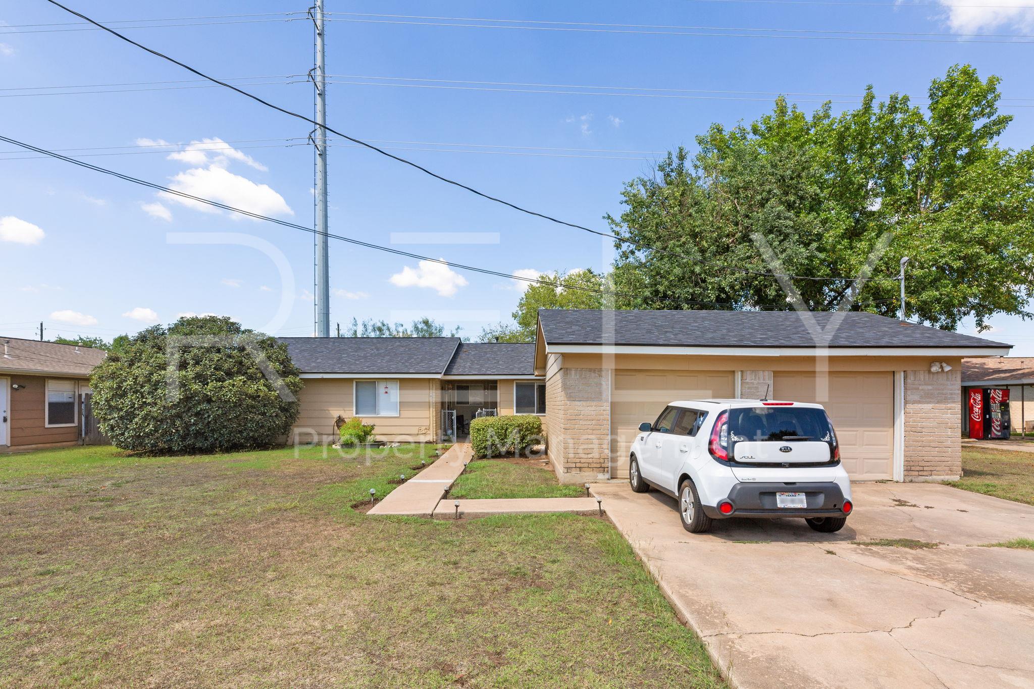 409 Janis DR #B, Georgetown, TX 78628 photo 2