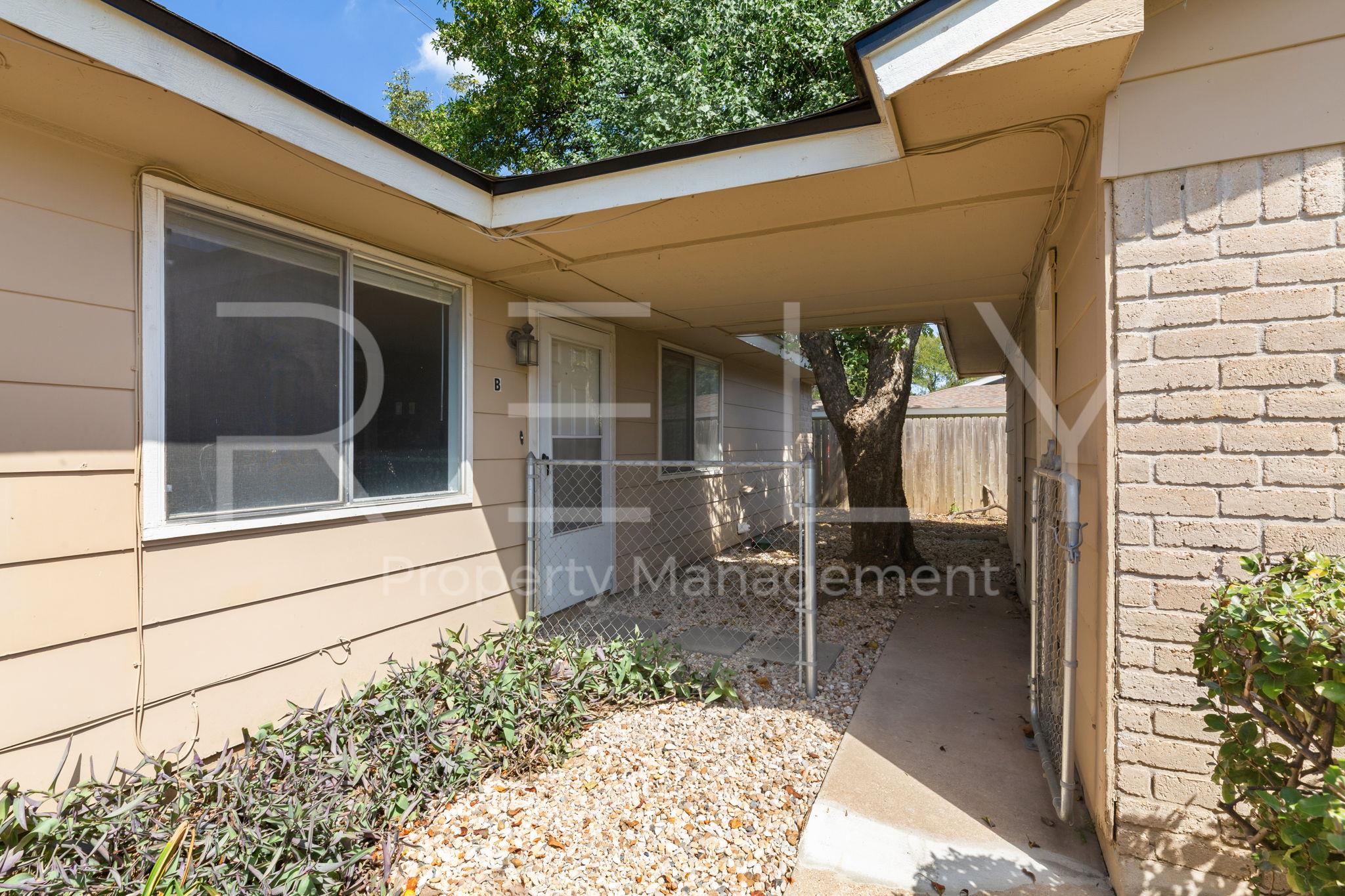 409 Janis DR #B, Georgetown, TX 78628 photo 3