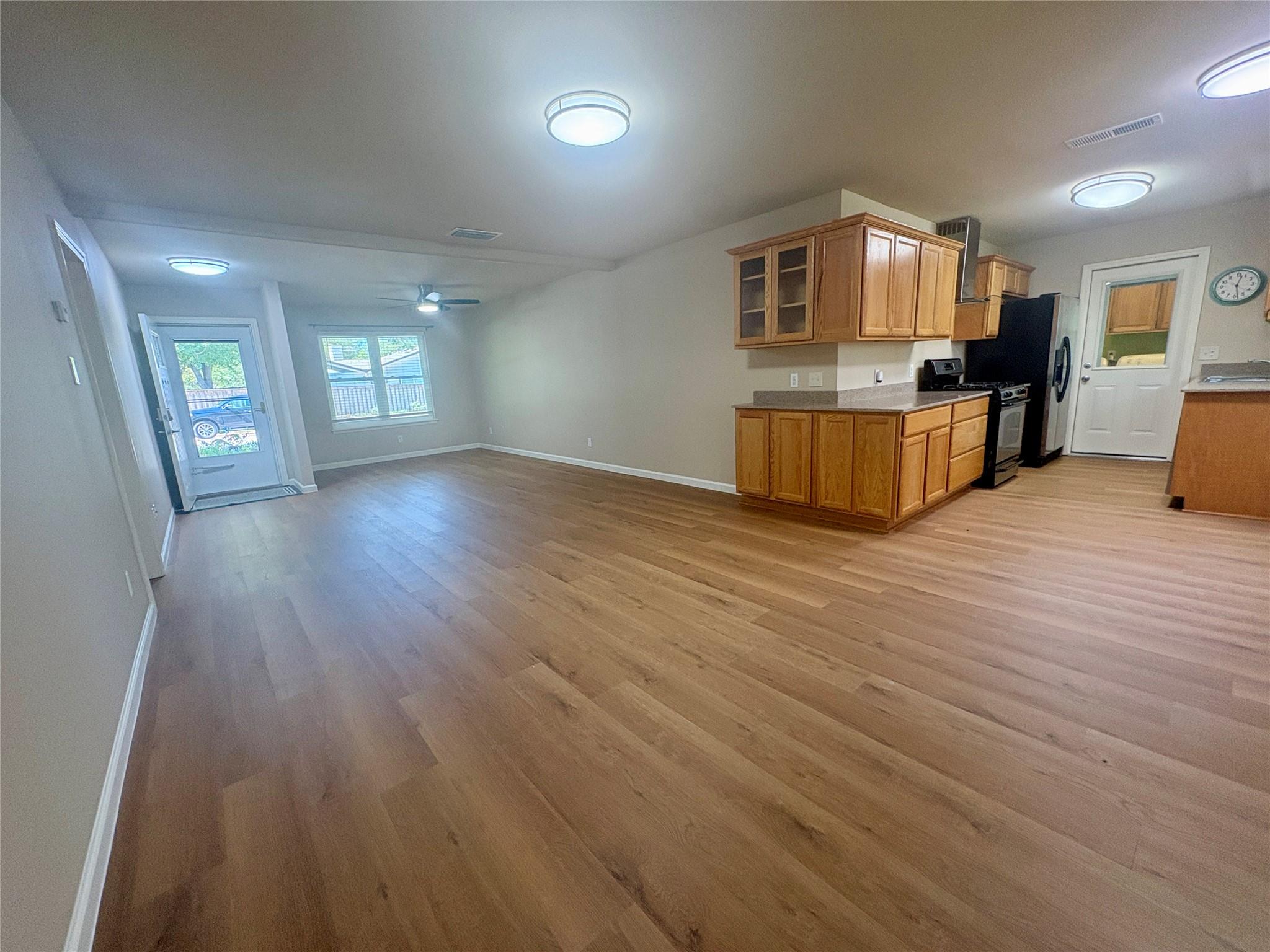 2512 Baxter DR, Austin, TX 78745 photo 5
