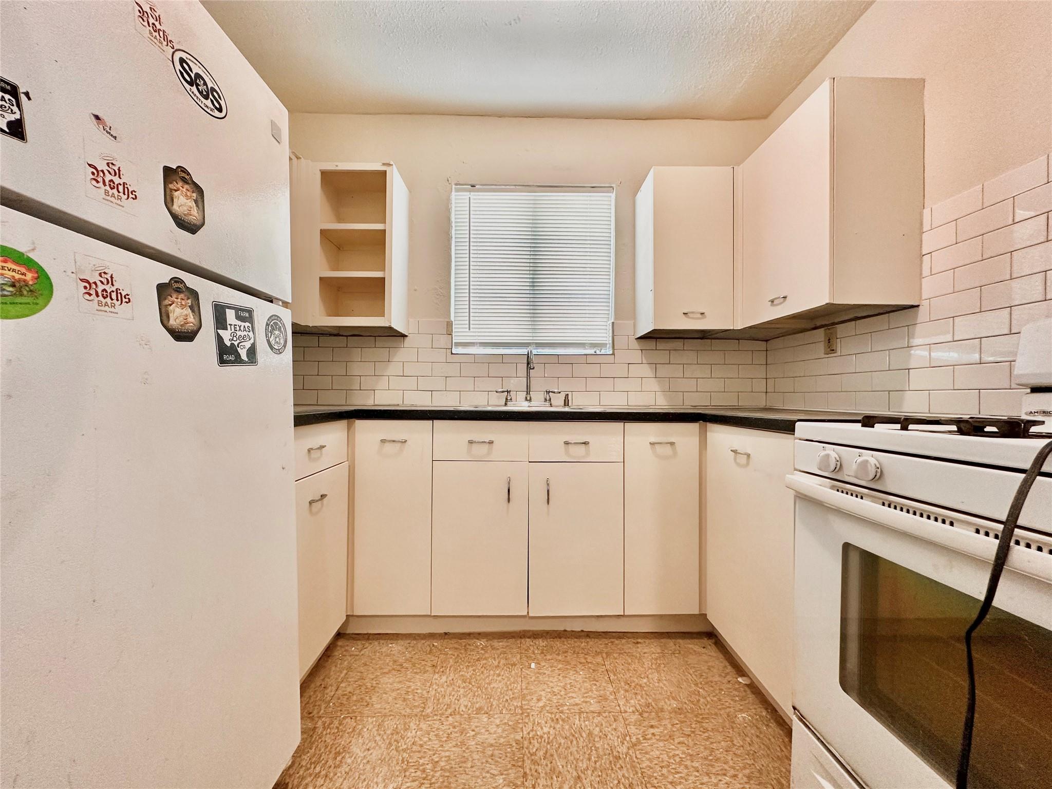 1408 Kirkwood RD #B, Austin, TX 78722 photo 4