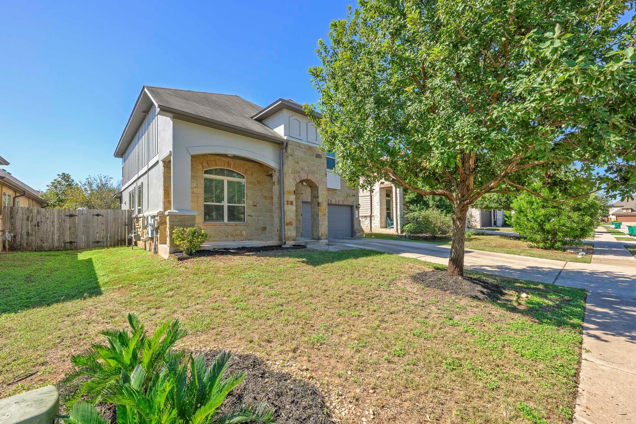 1909 Gabrielles WAY, Manchaca, TX 78652 photo 2