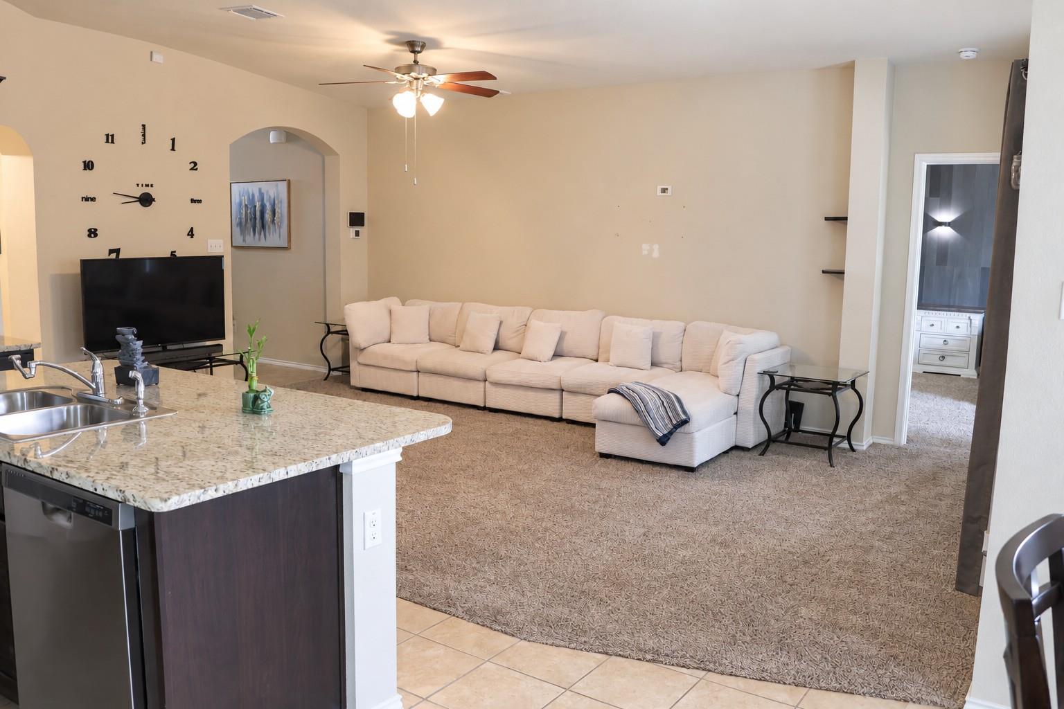 444 Uncle Billy WAY, Jarrell, TX 76537 photo 4