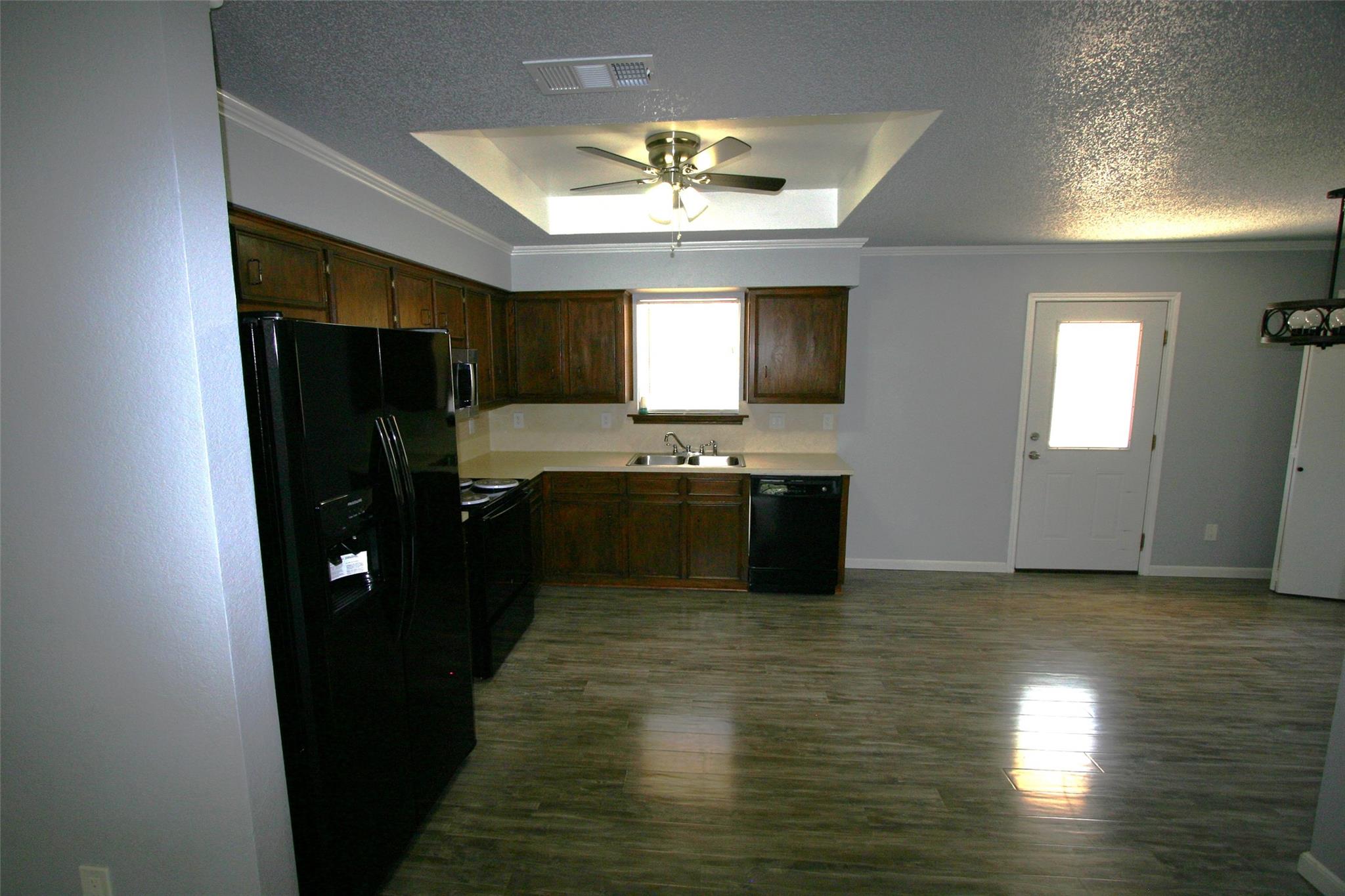 10712 Sunny LN, Jonestown, TX 78645 photo 5